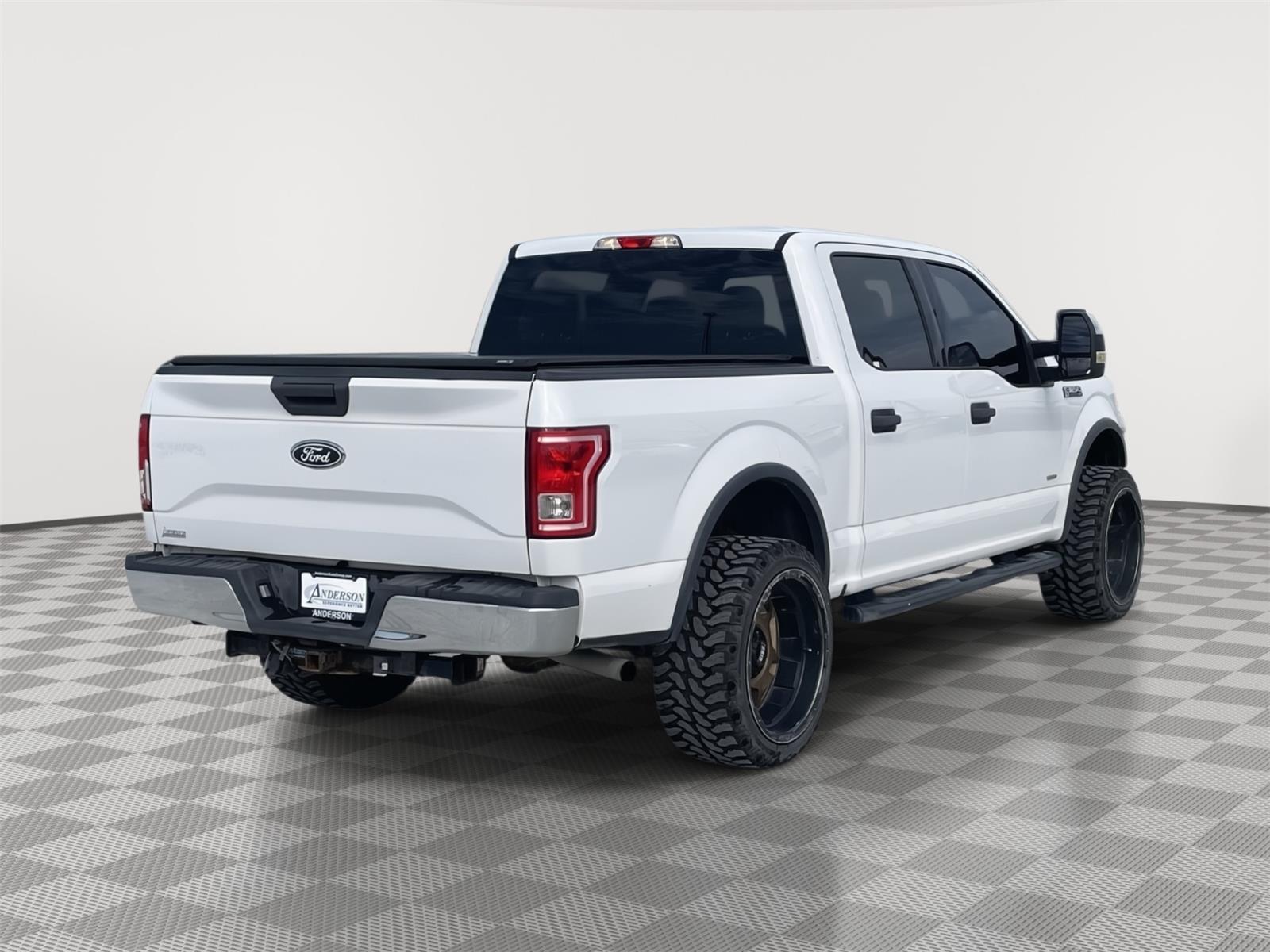 Vehicle photo 6