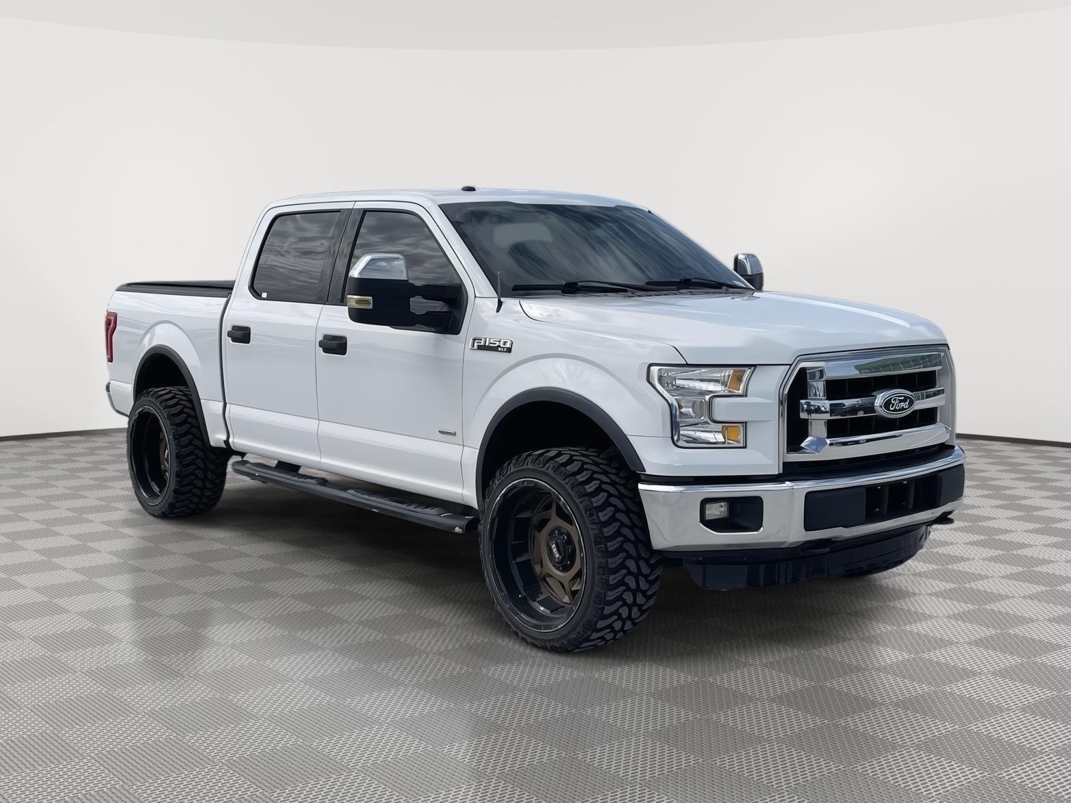 Vehicle photo 8