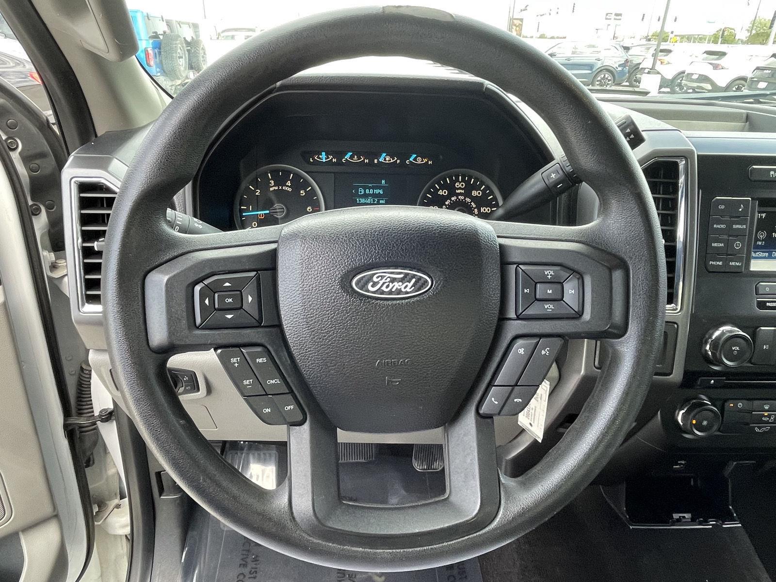 Vehicle photo 13