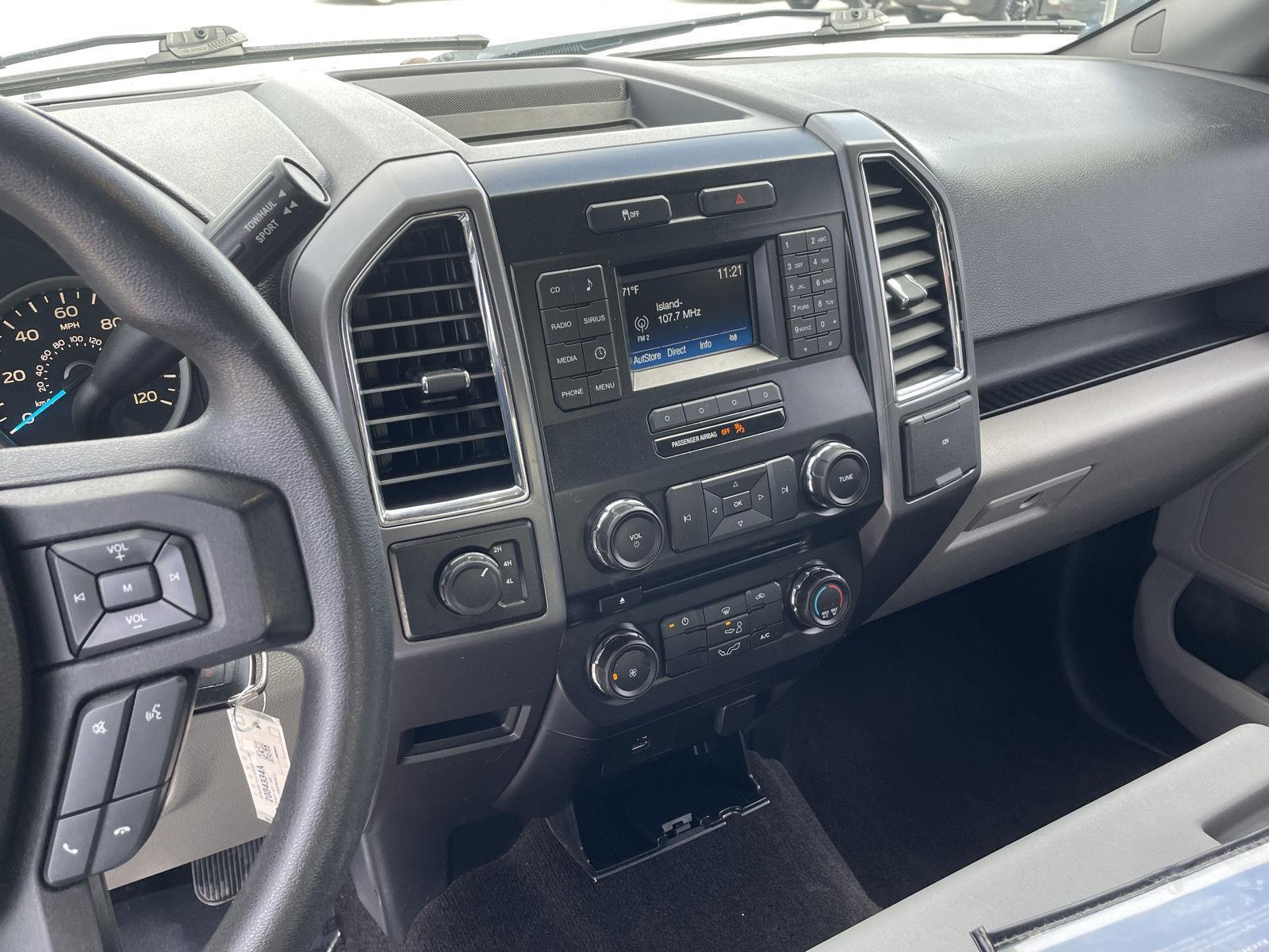 Vehicle photo 14