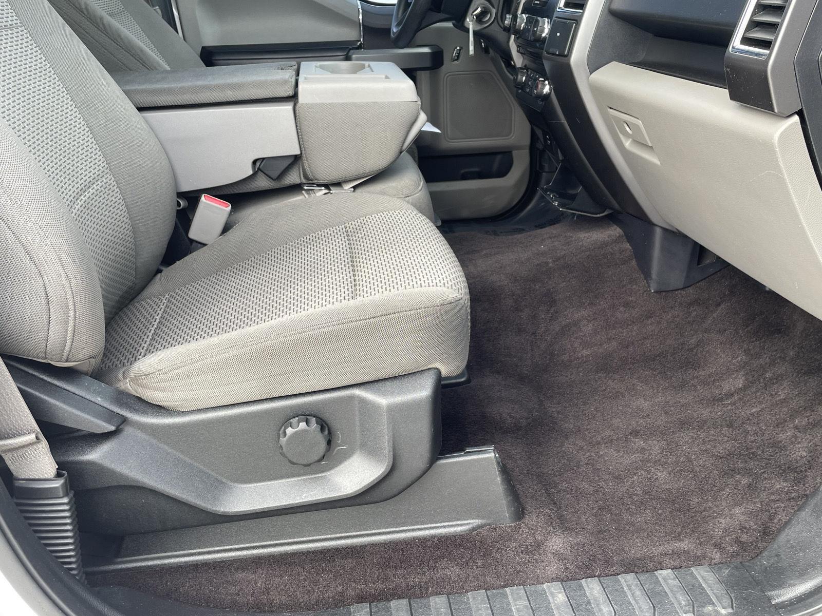 Vehicle photo 19