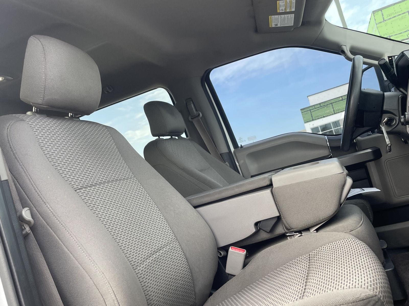 Vehicle photo 20