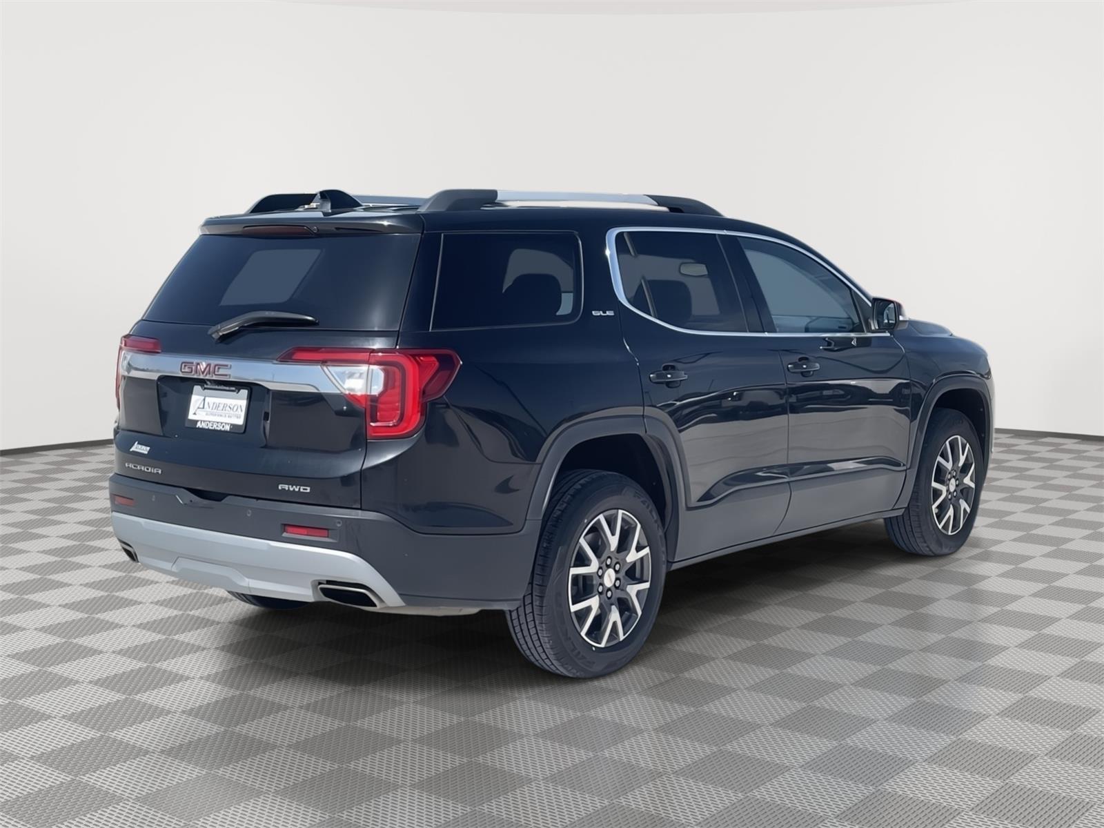 Vehicle photo 6