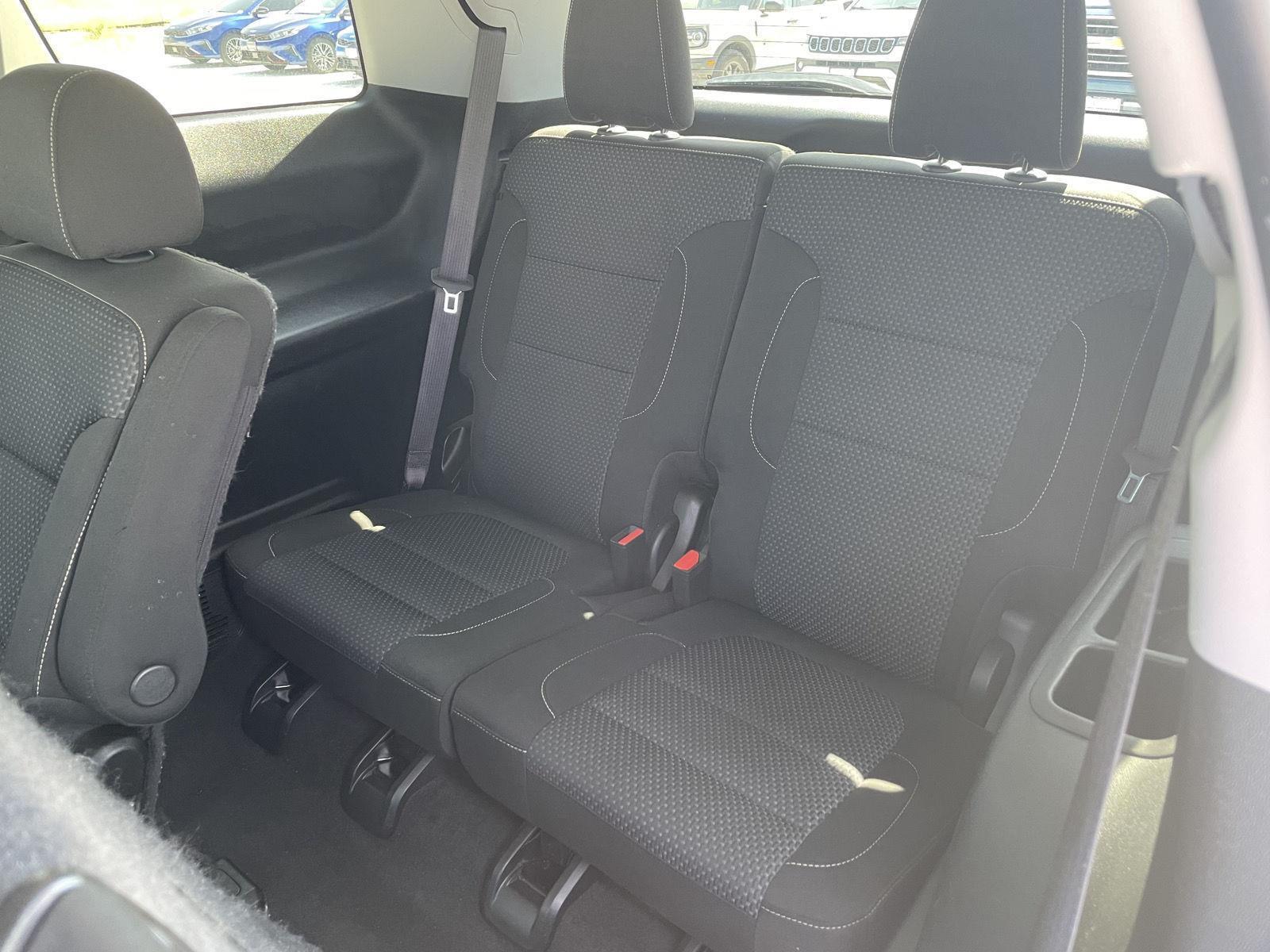 Vehicle photo 18