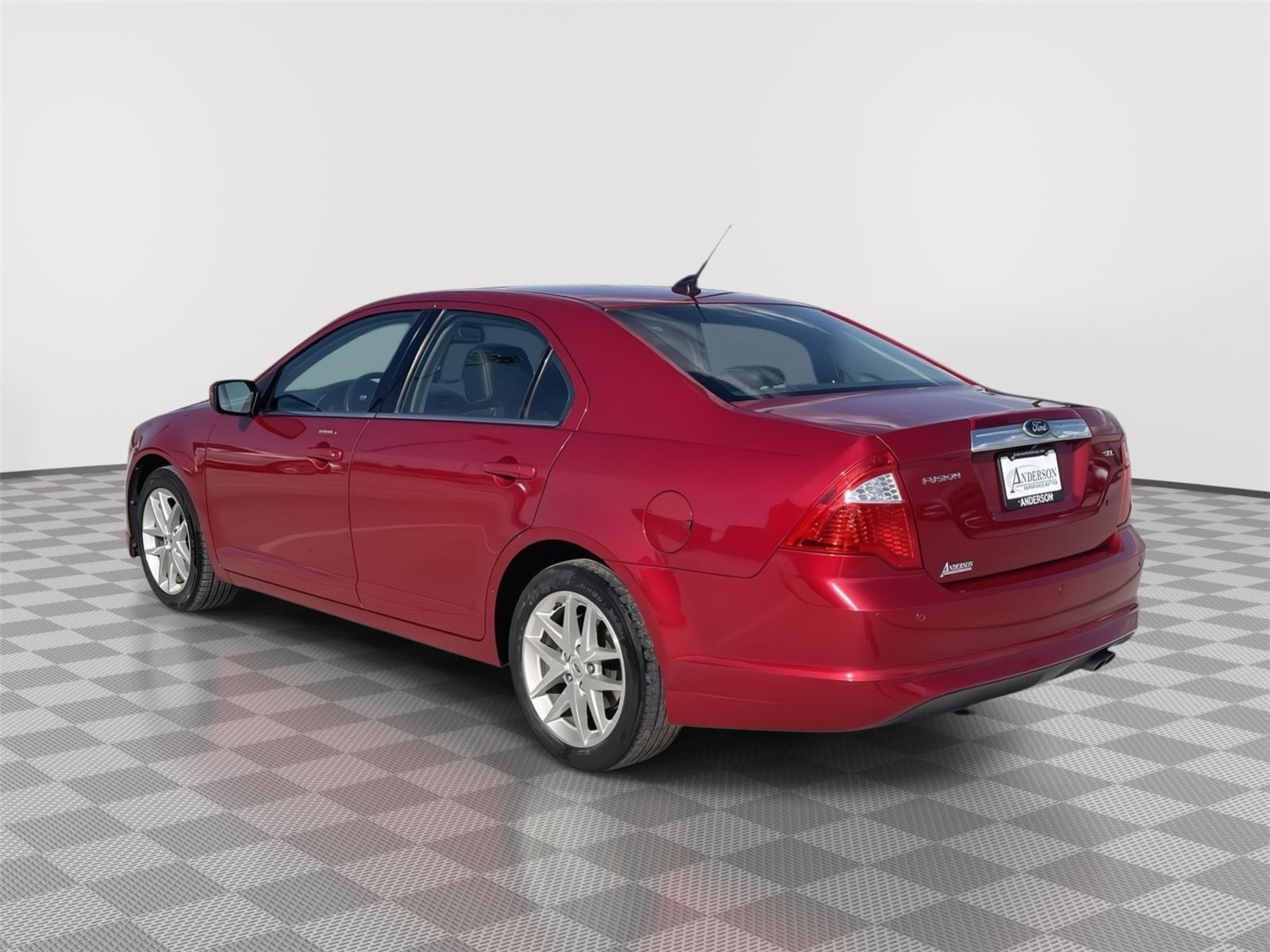 Vehicle photo 4