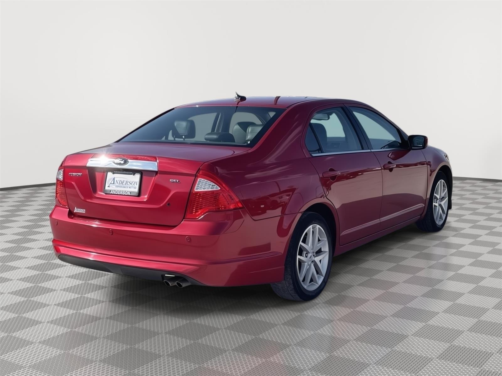 Vehicle photo 6