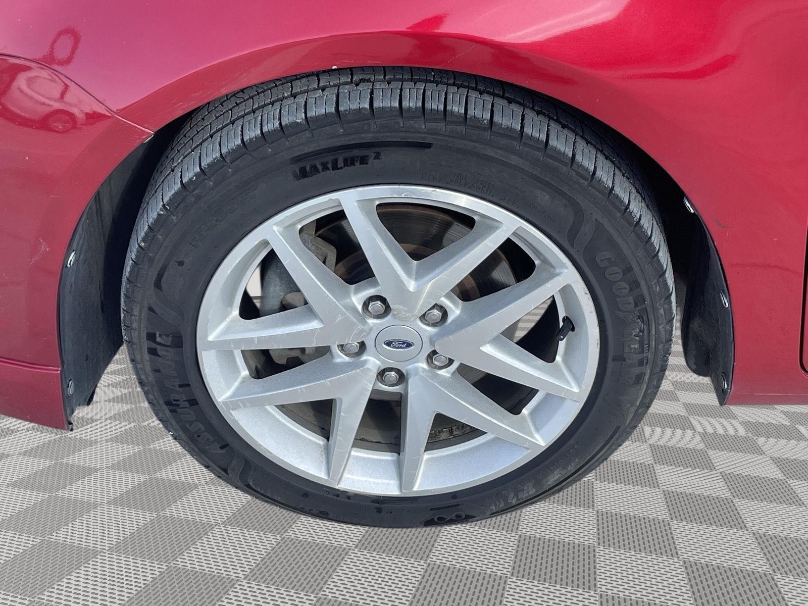 Vehicle photo 10