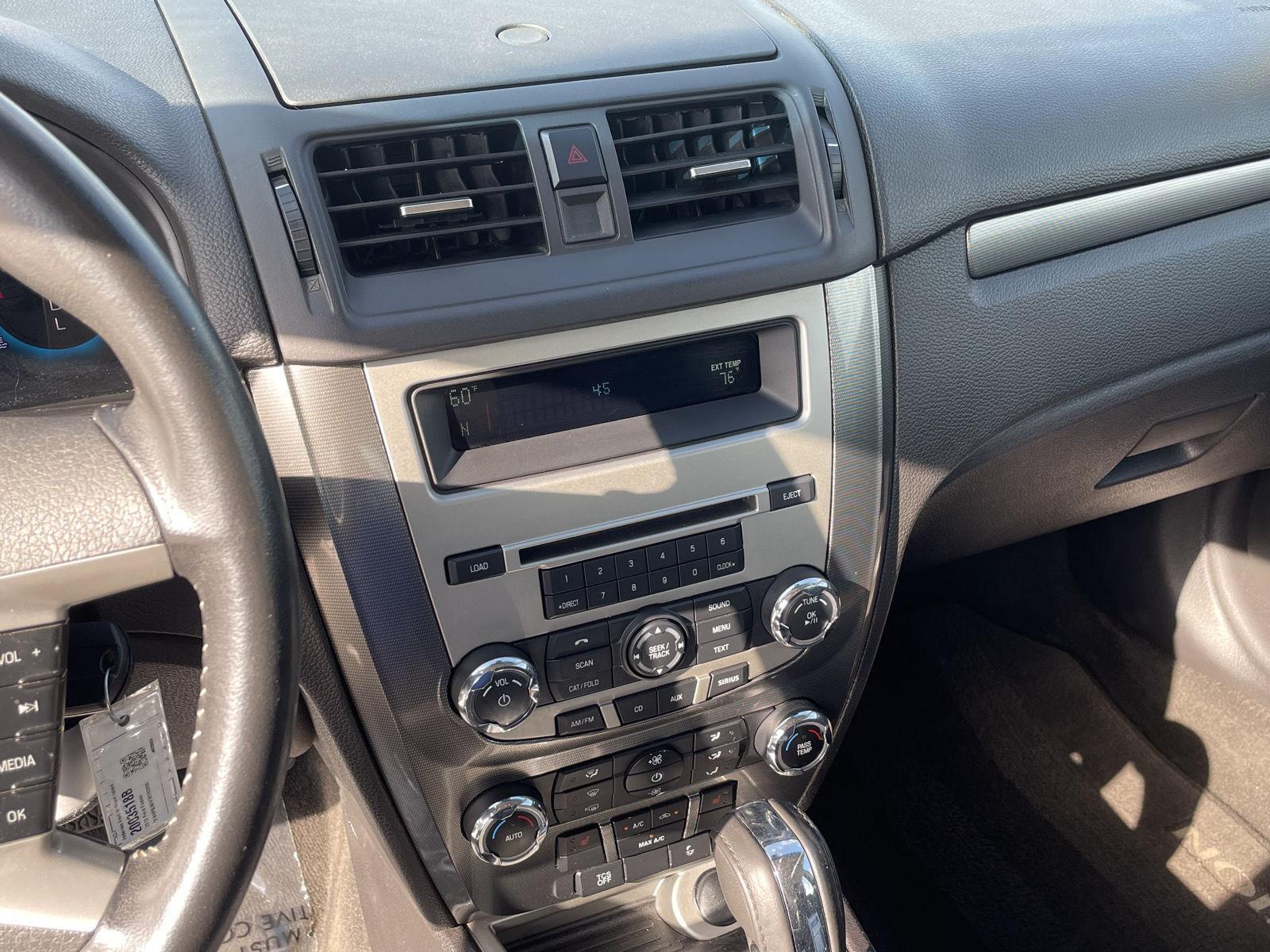 Vehicle photo 14