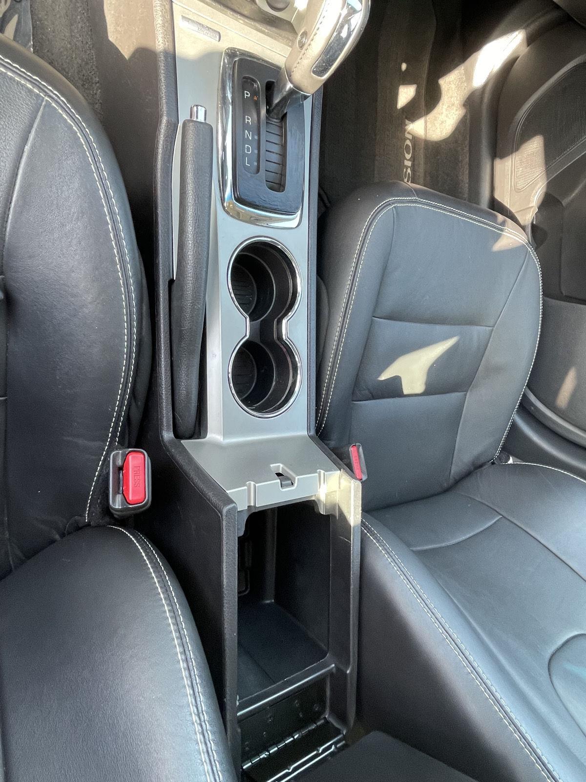 Vehicle photo 15