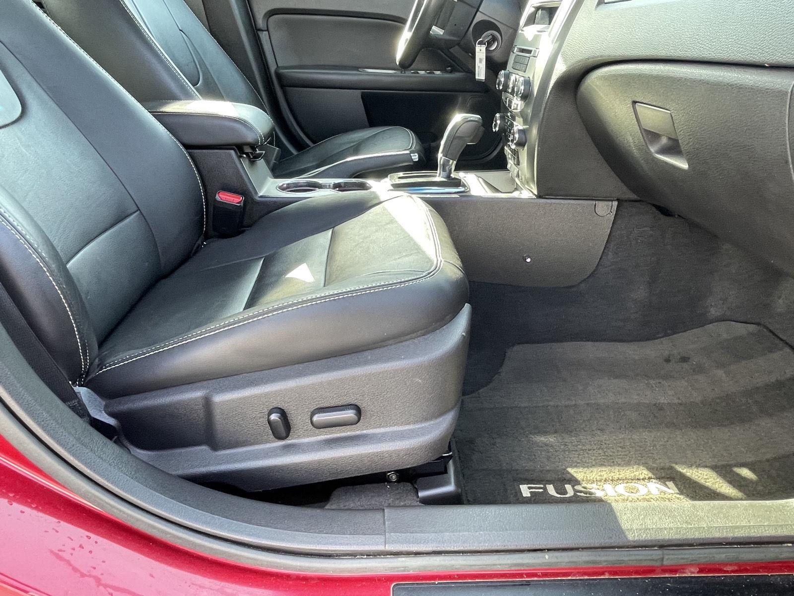 Vehicle photo 20