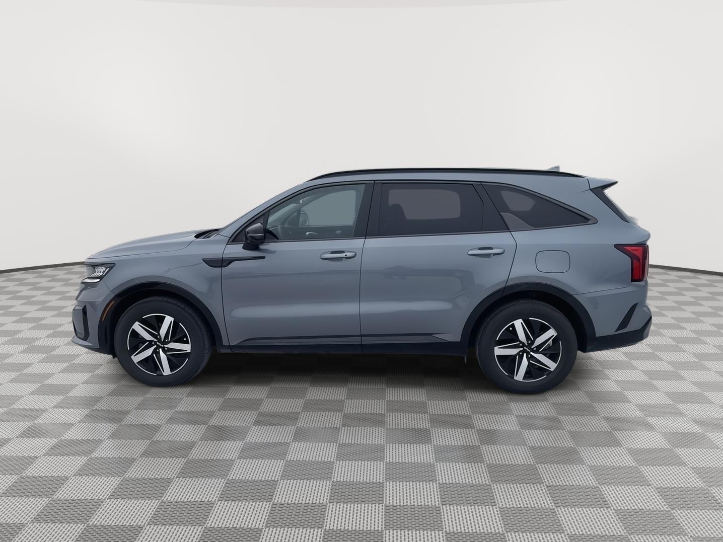 Vehicle photo 2