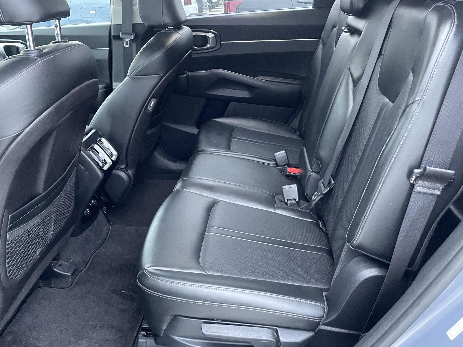 Vehicle photo 15