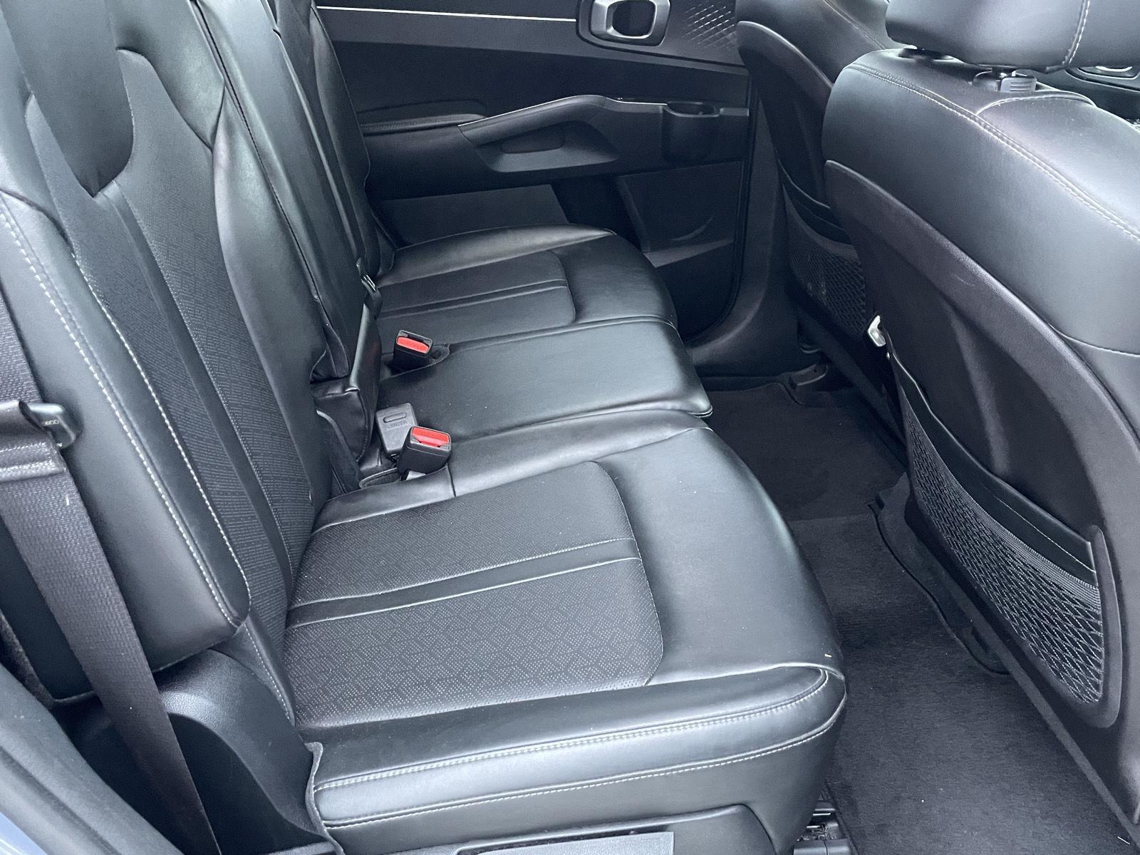 Vehicle photo 17