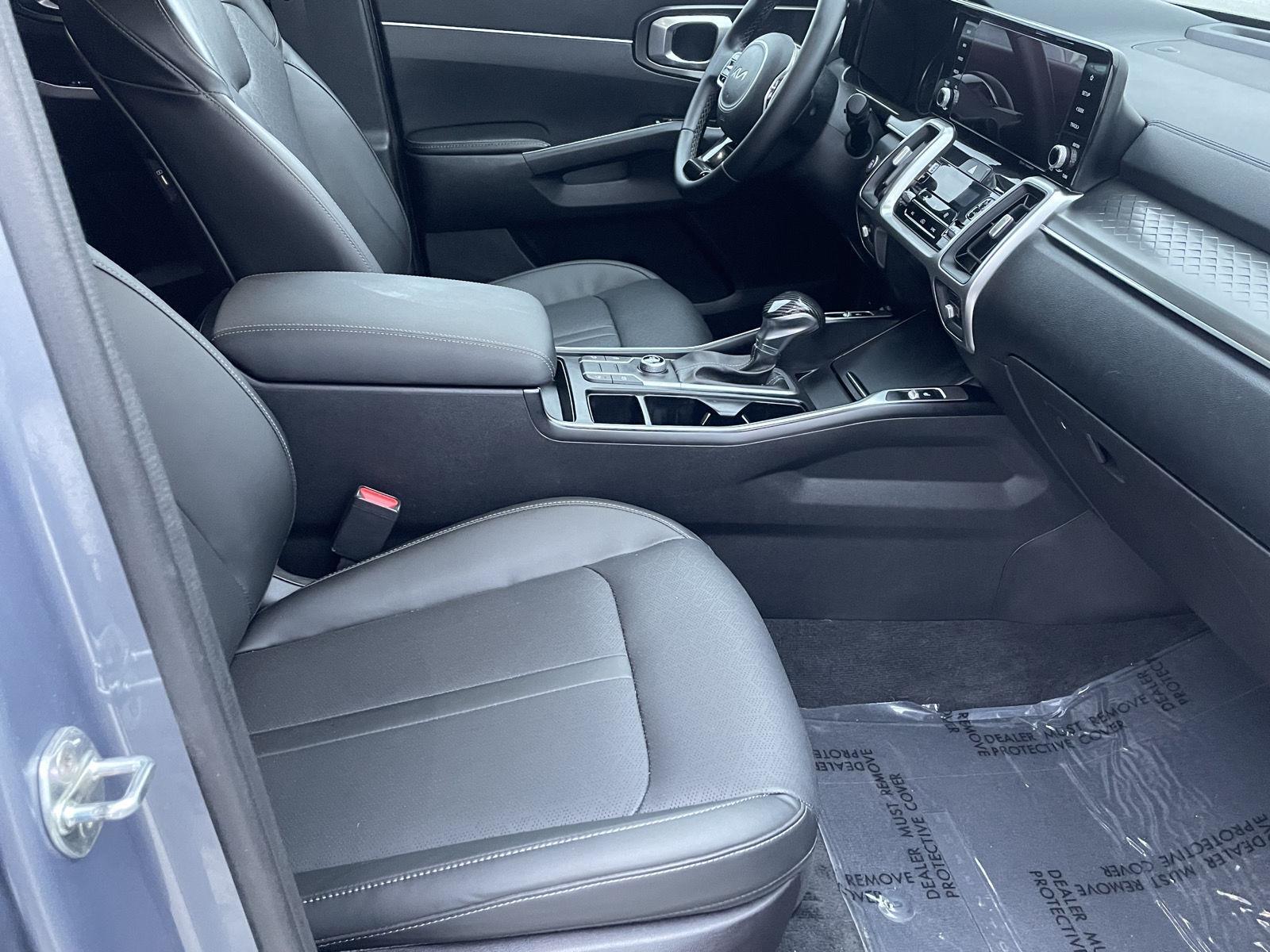 Vehicle photo 18