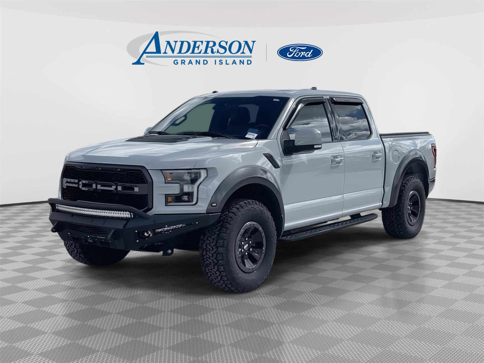 Vehicle photo 1