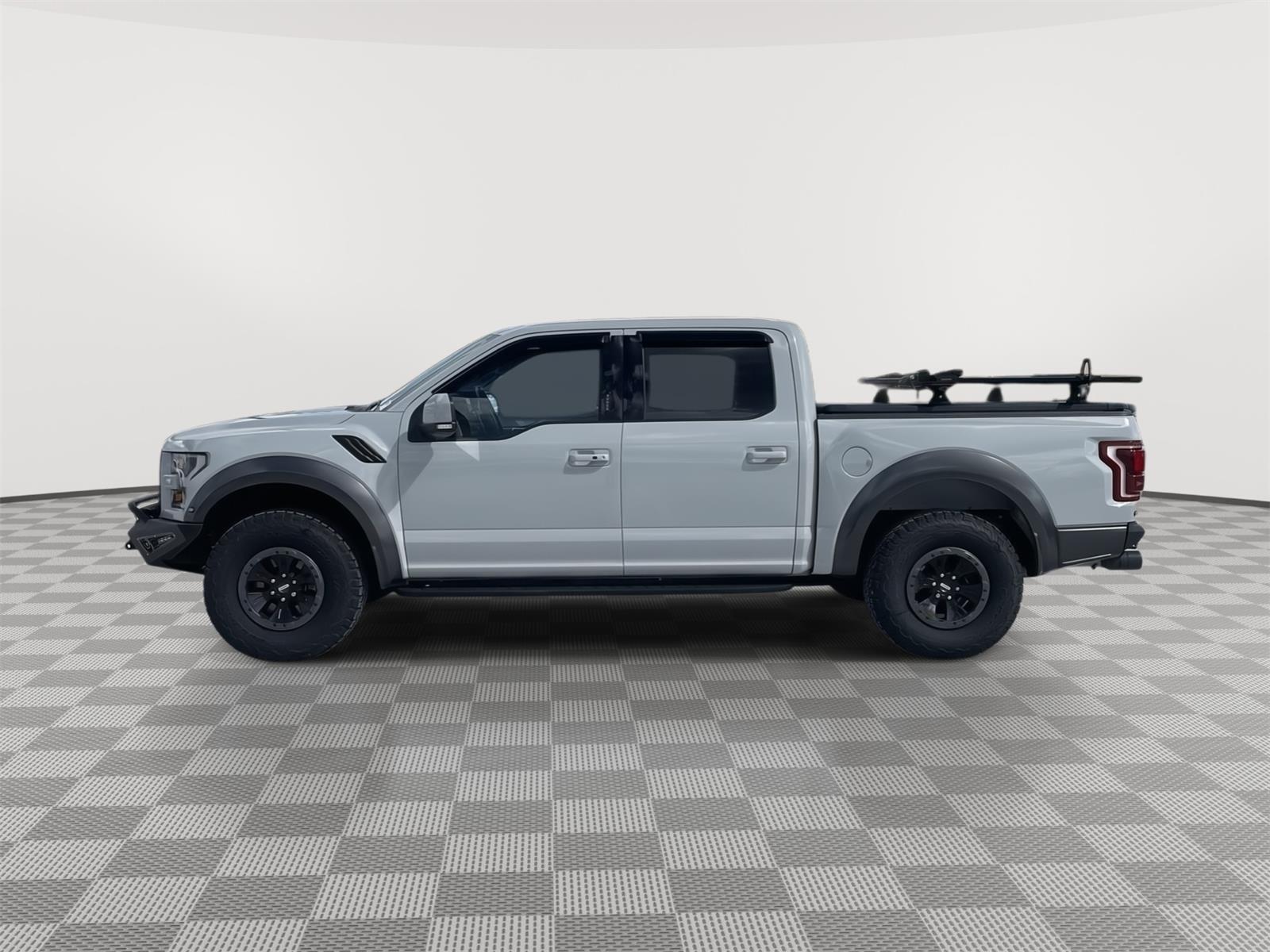 Vehicle photo 2