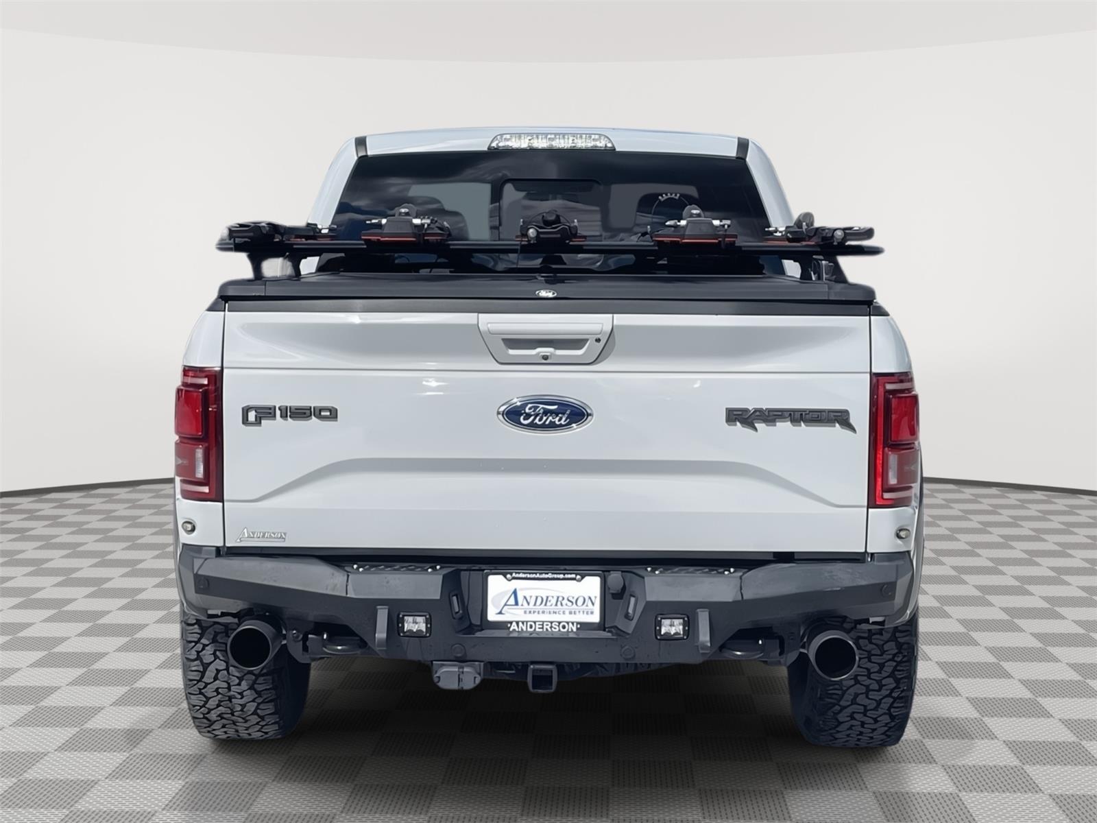 Vehicle photo 5
