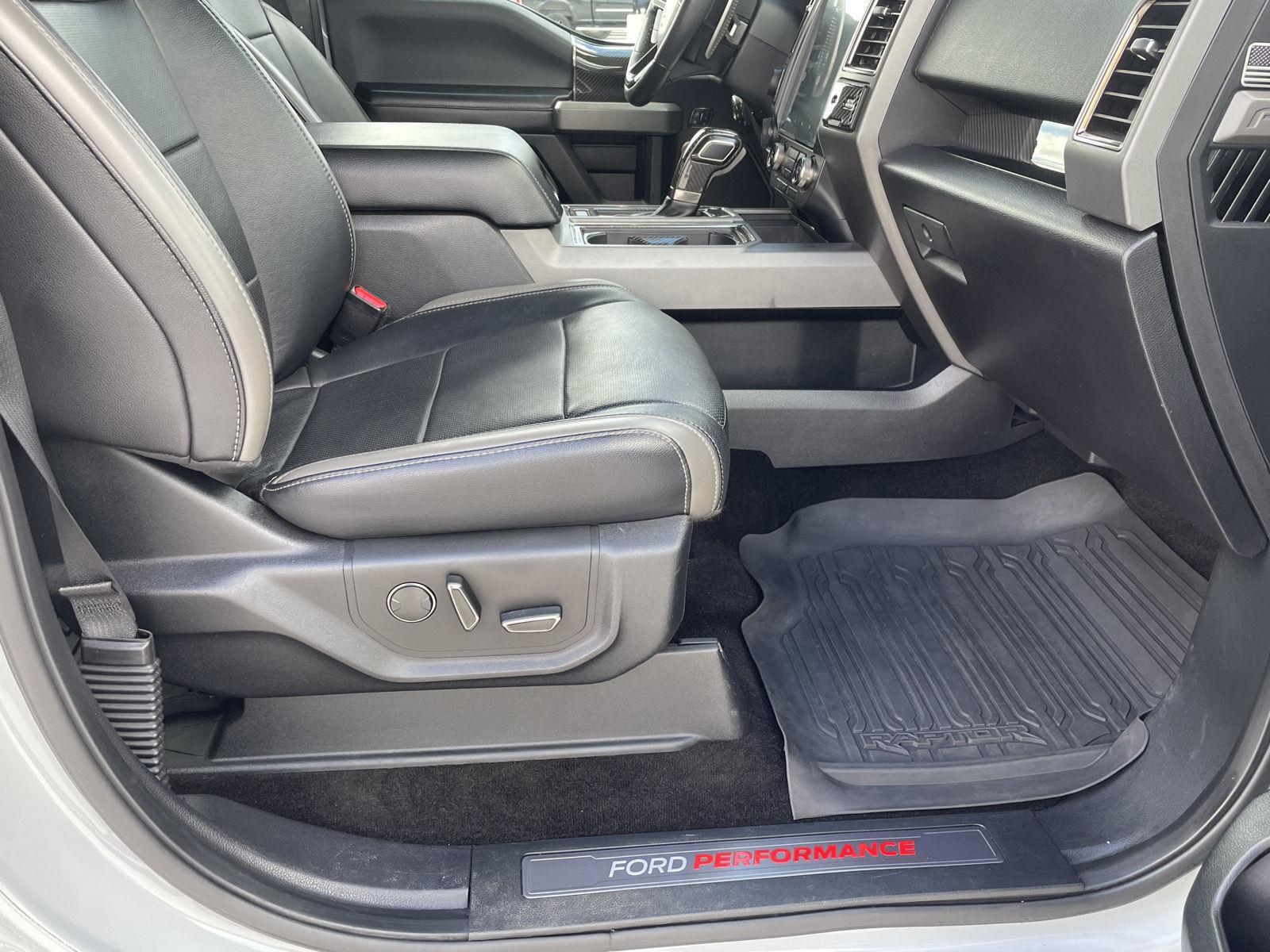 Vehicle photo 22