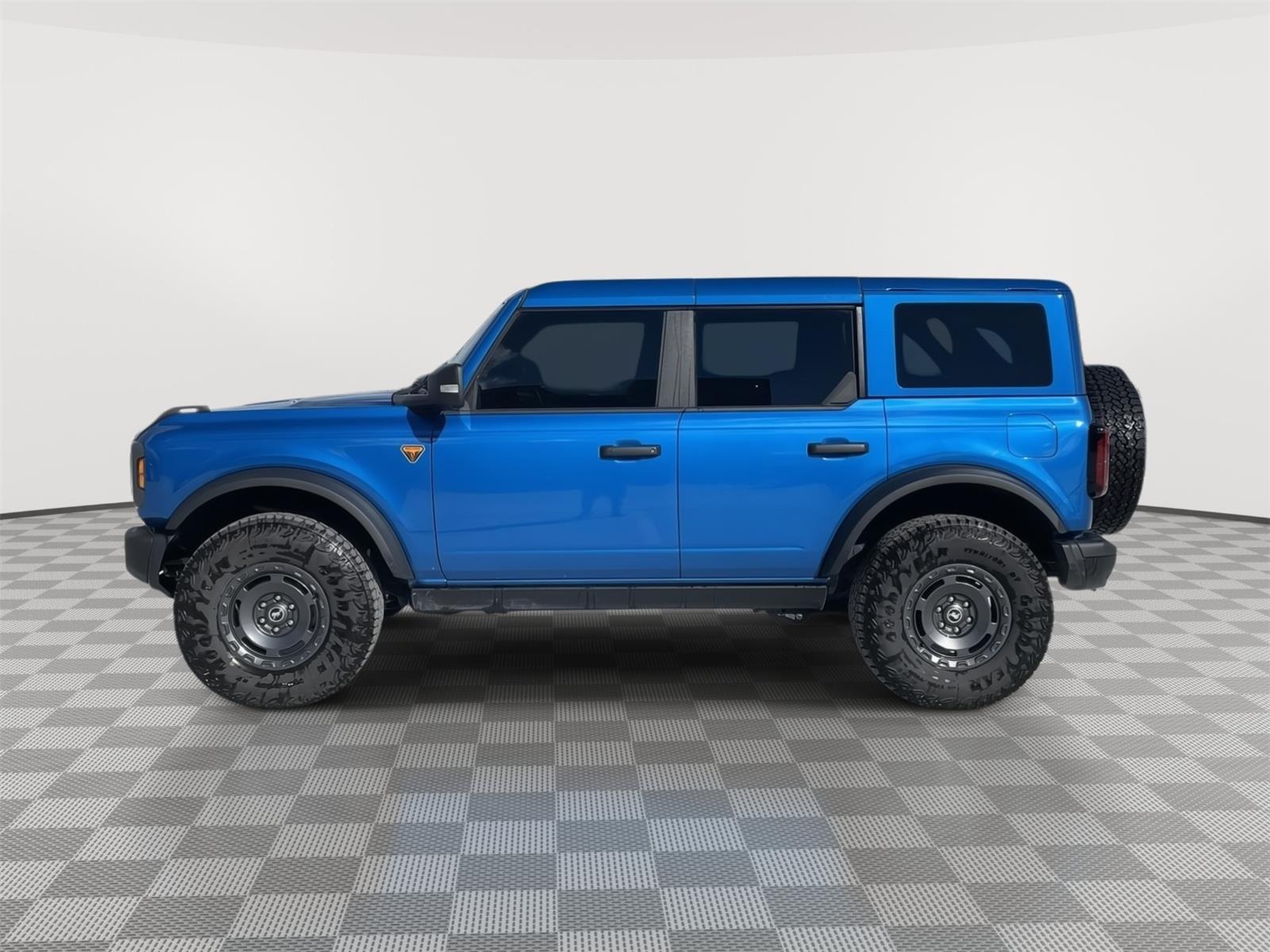 Vehicle photo 2