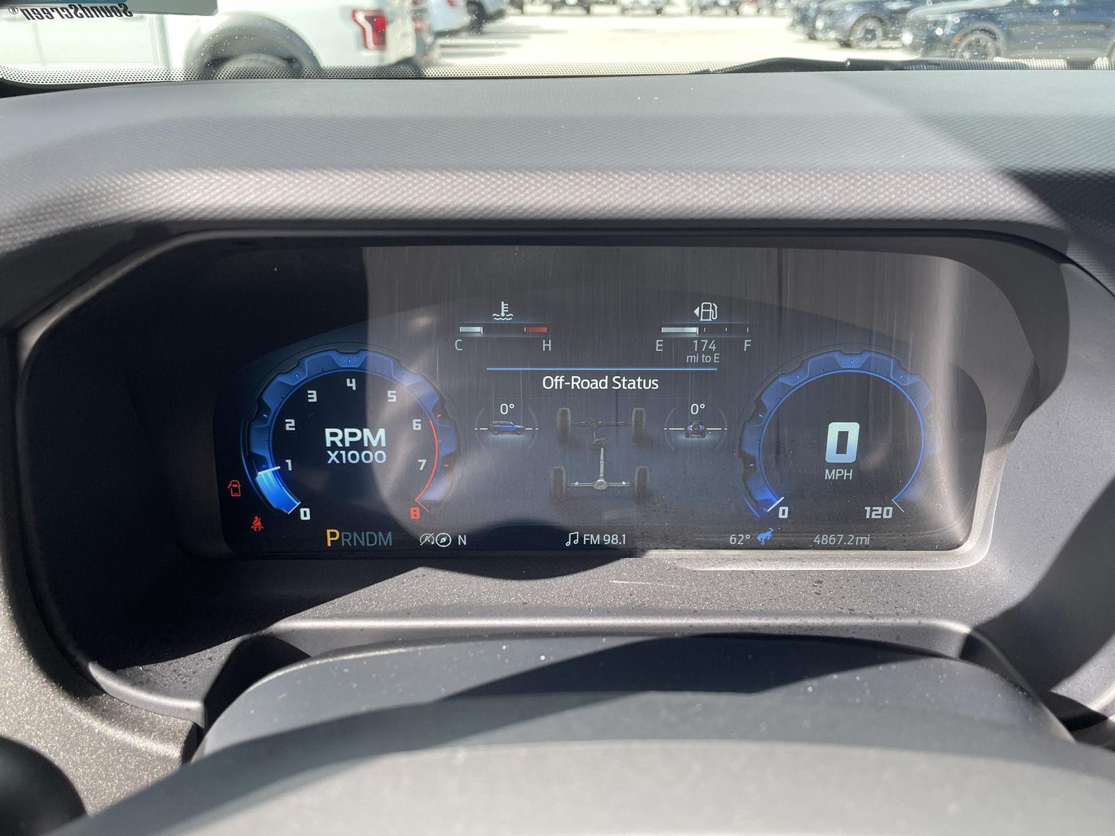 Vehicle photo 3