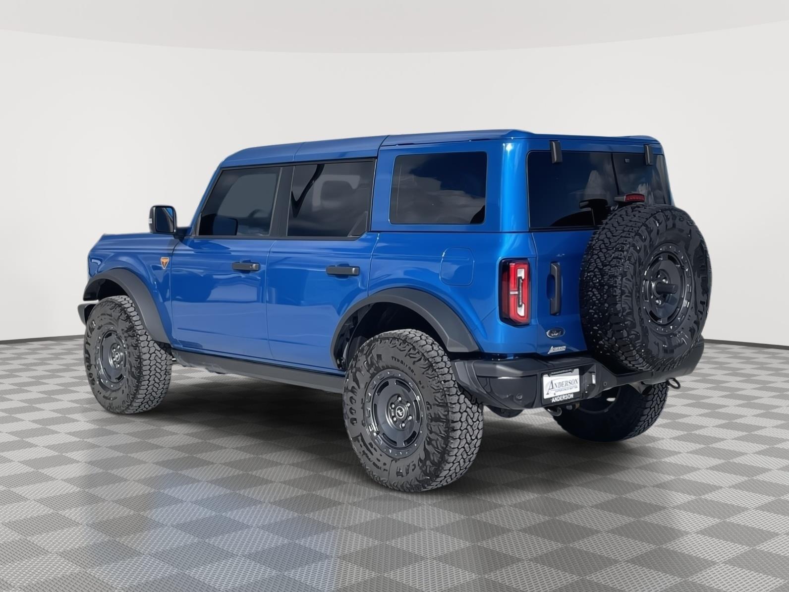Vehicle photo 4