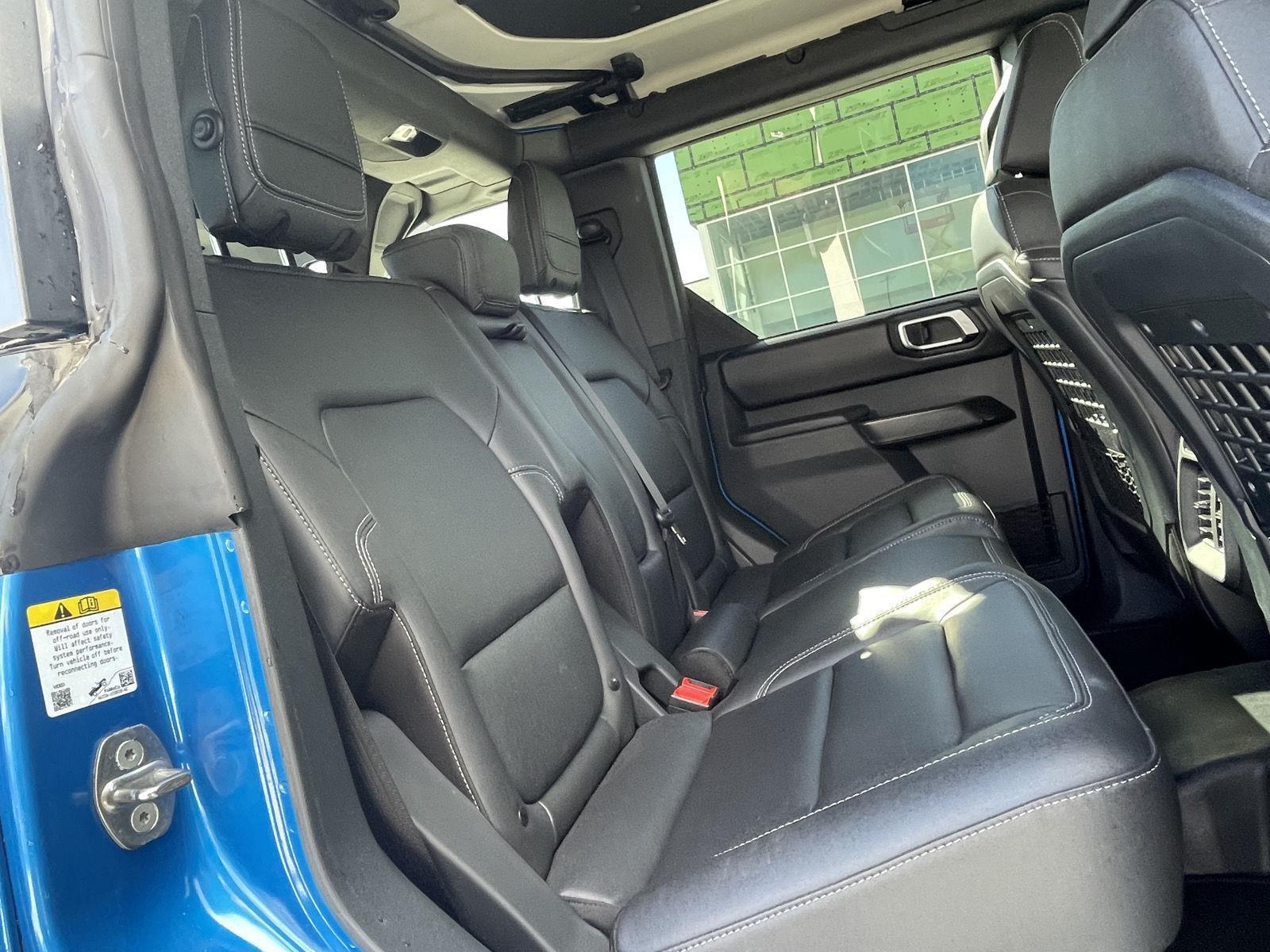 Vehicle photo 19