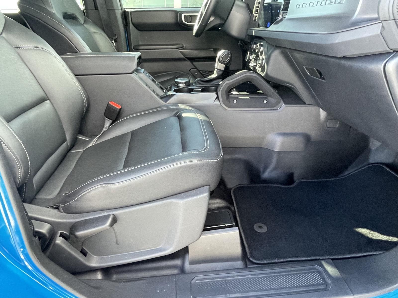 Vehicle photo 20