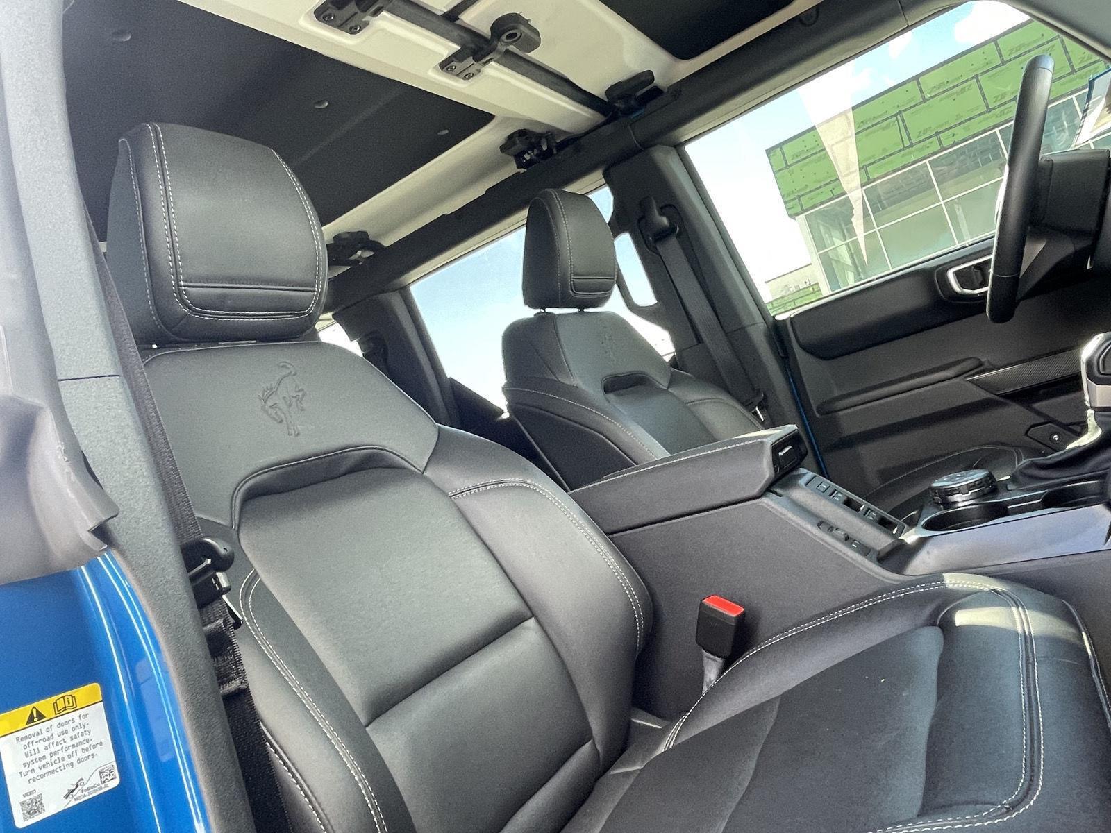 Vehicle photo 21