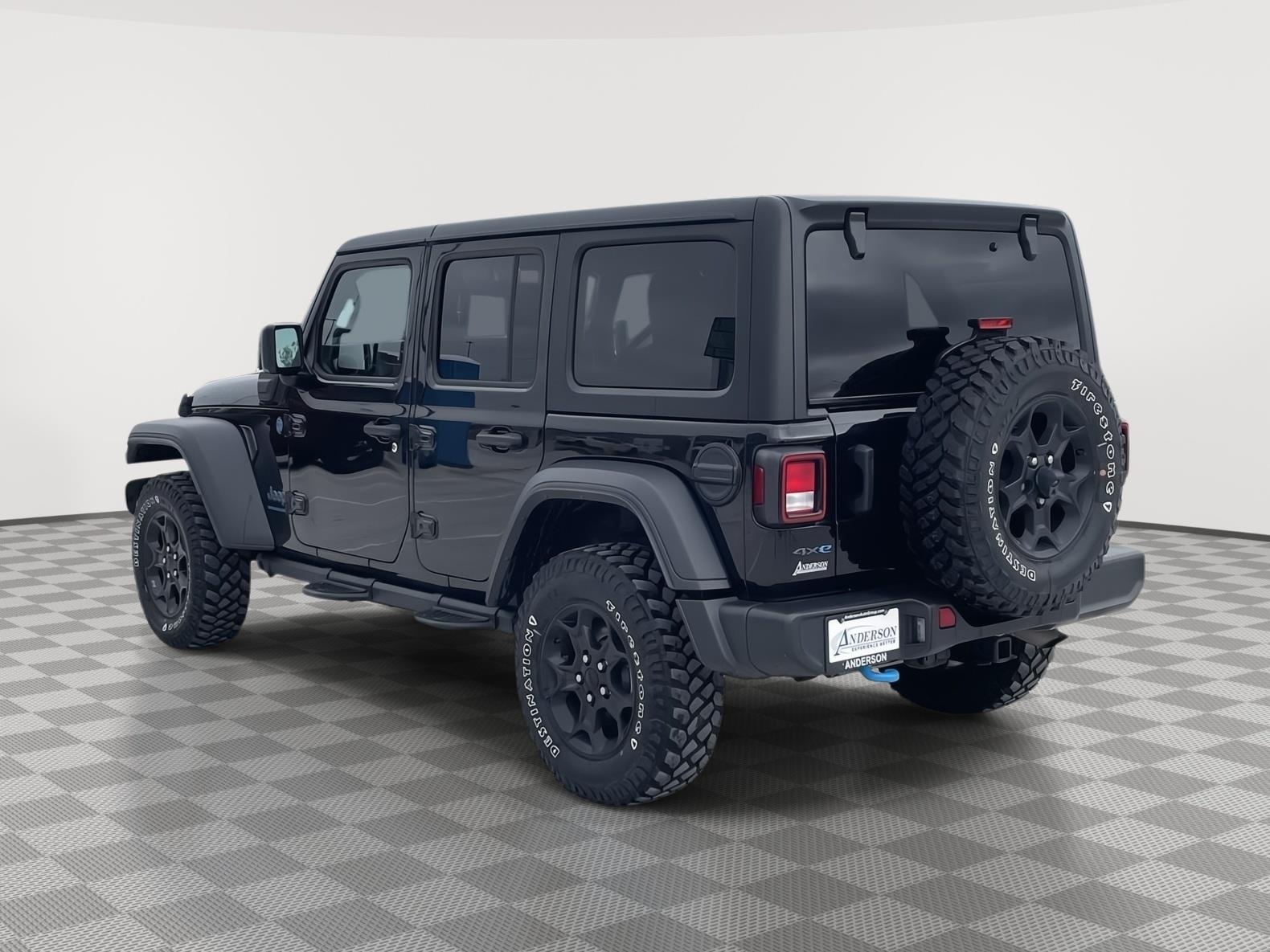 Vehicle photo 4