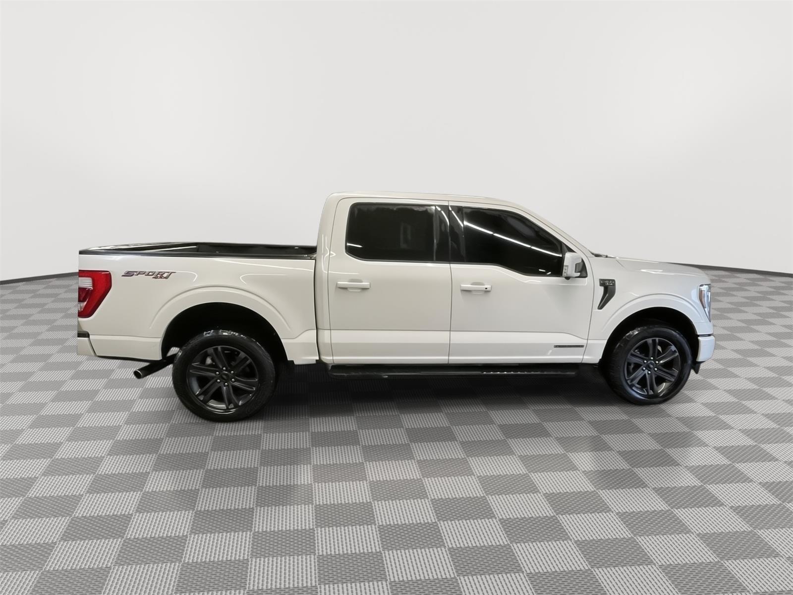 Vehicle photo 2