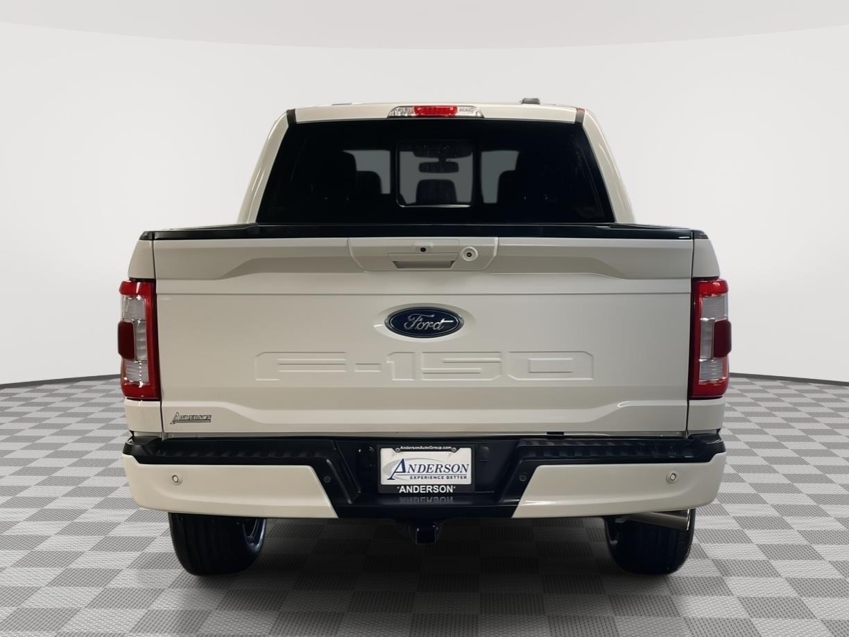 Vehicle photo 5