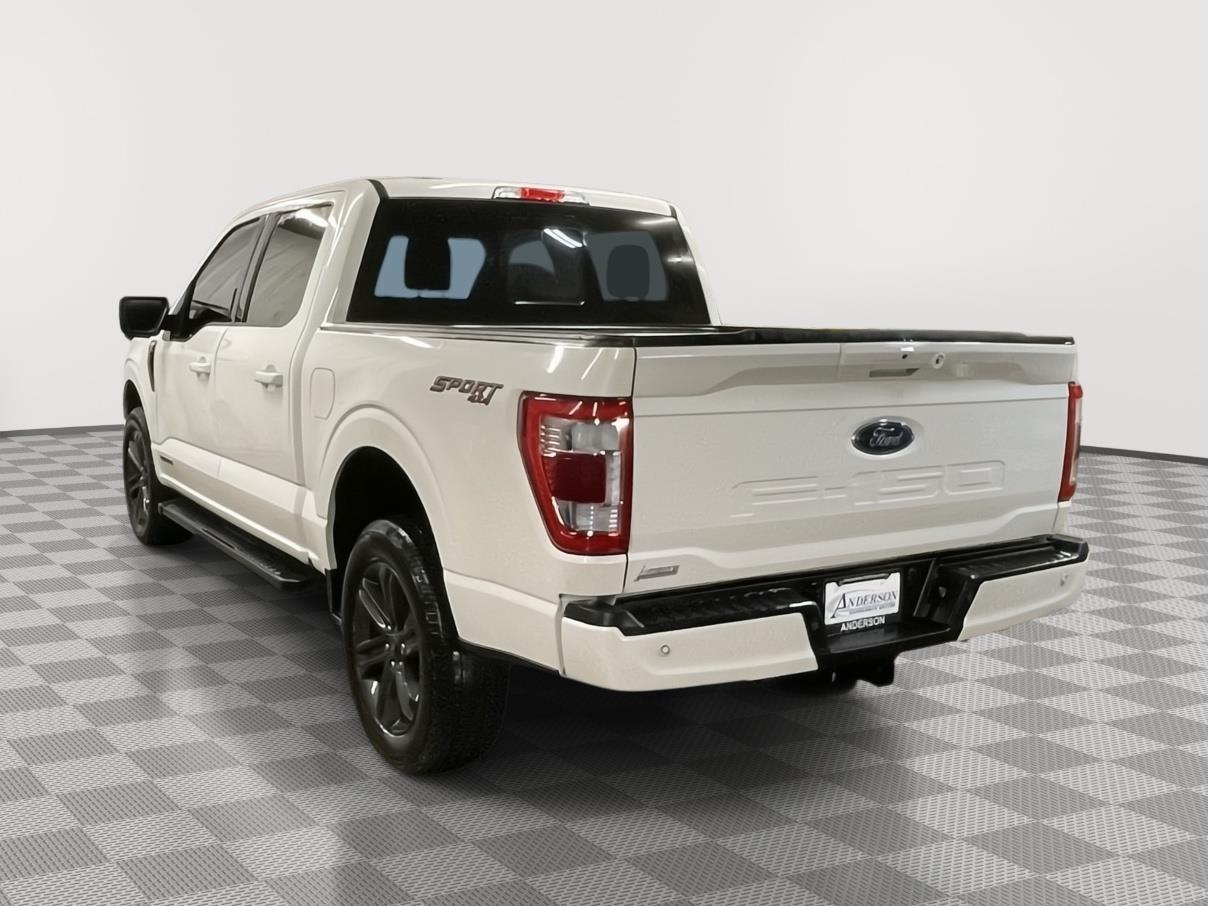 Vehicle photo 6