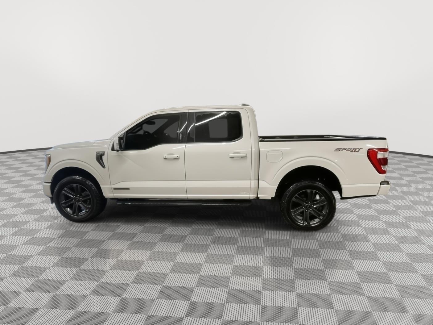 Vehicle photo 7