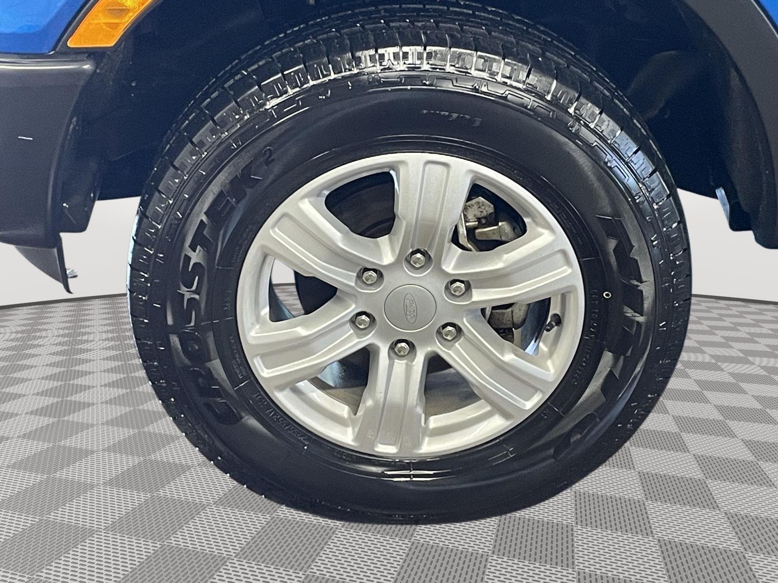 Vehicle photo 10