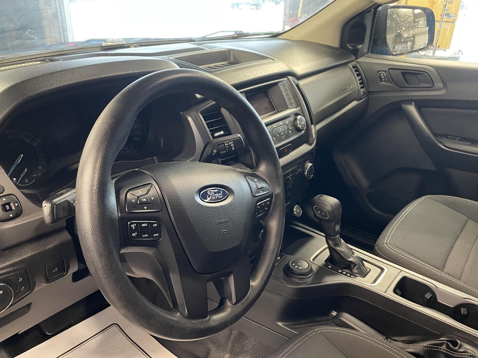 Vehicle photo 14