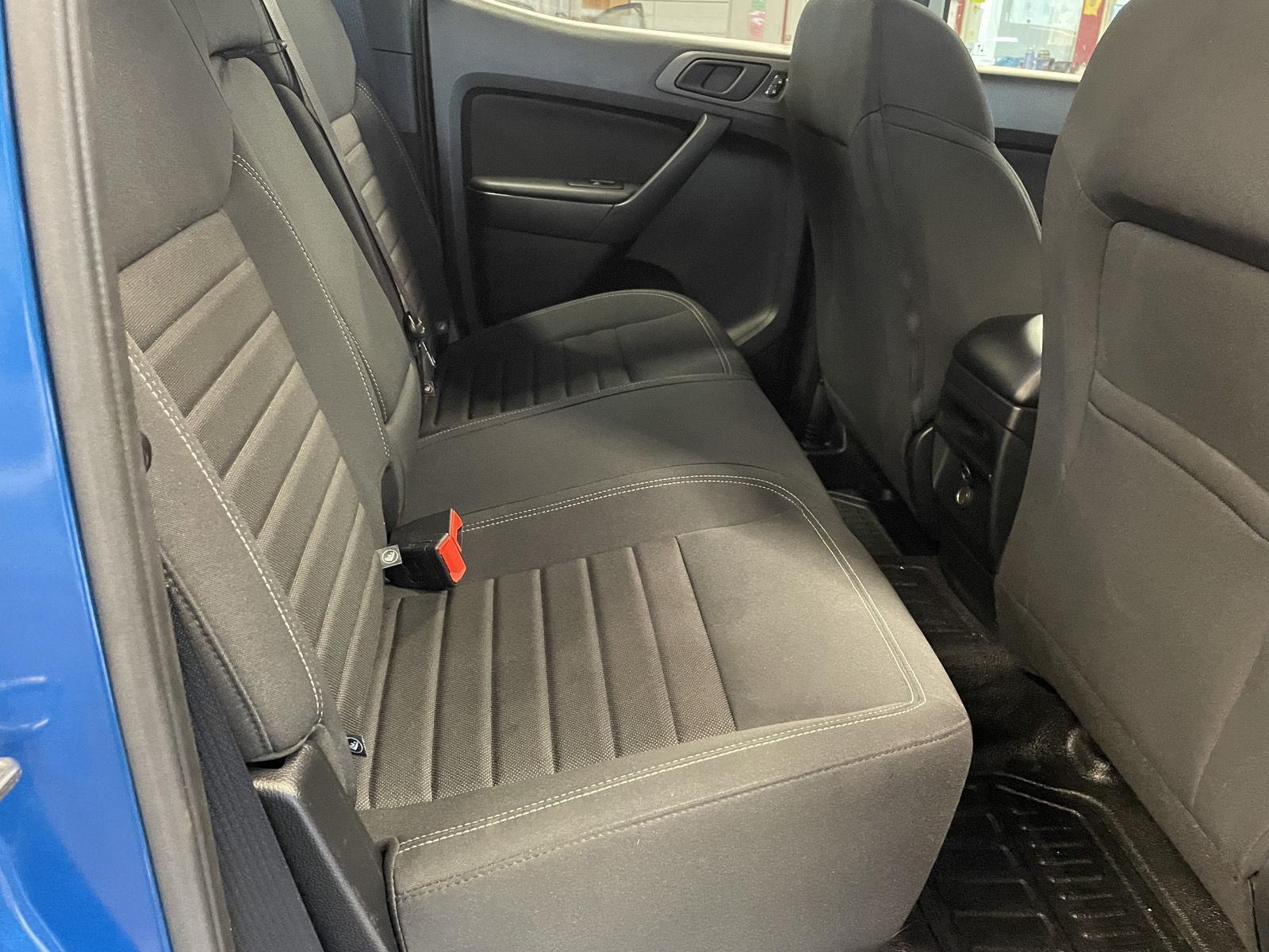 Vehicle photo 16
