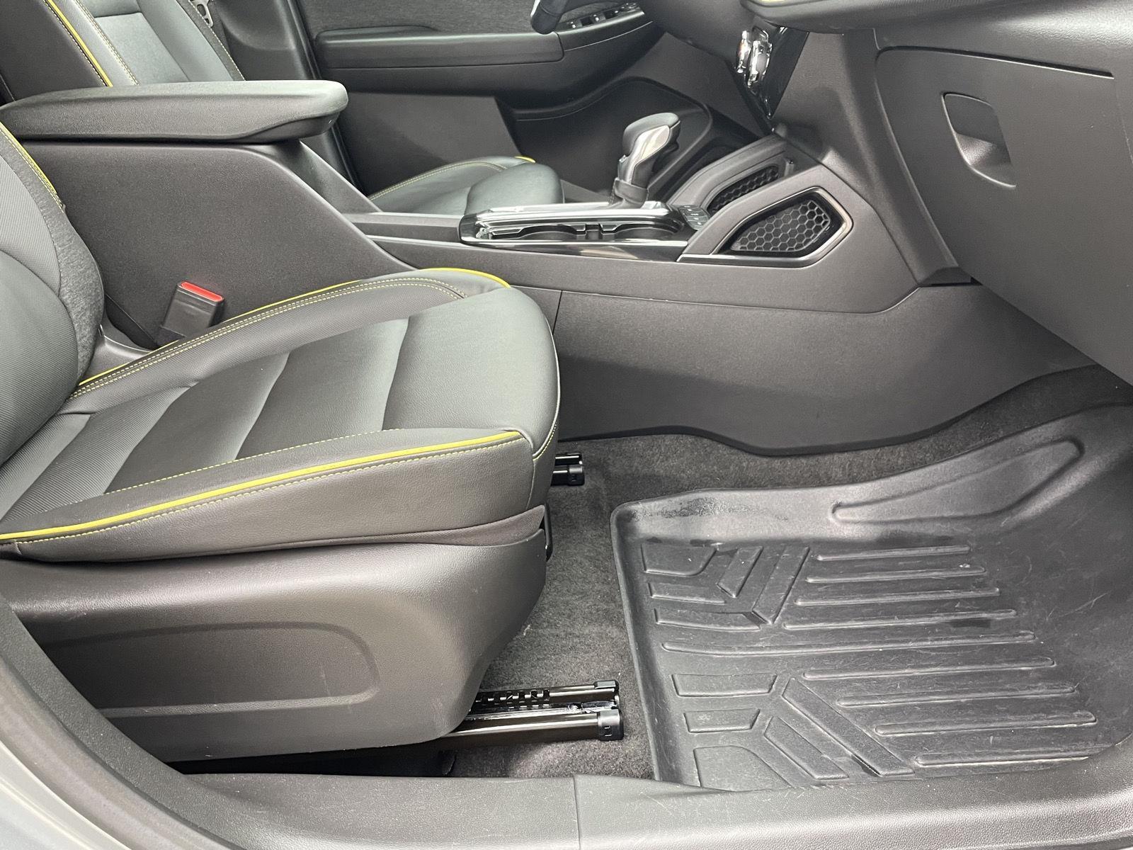 Vehicle photo 20