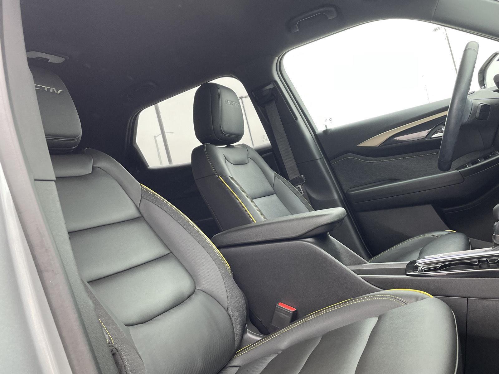 Vehicle photo 21