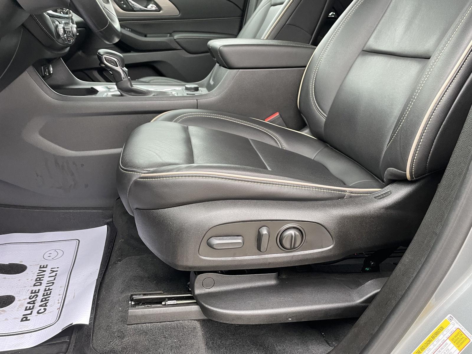 Vehicle photo 18