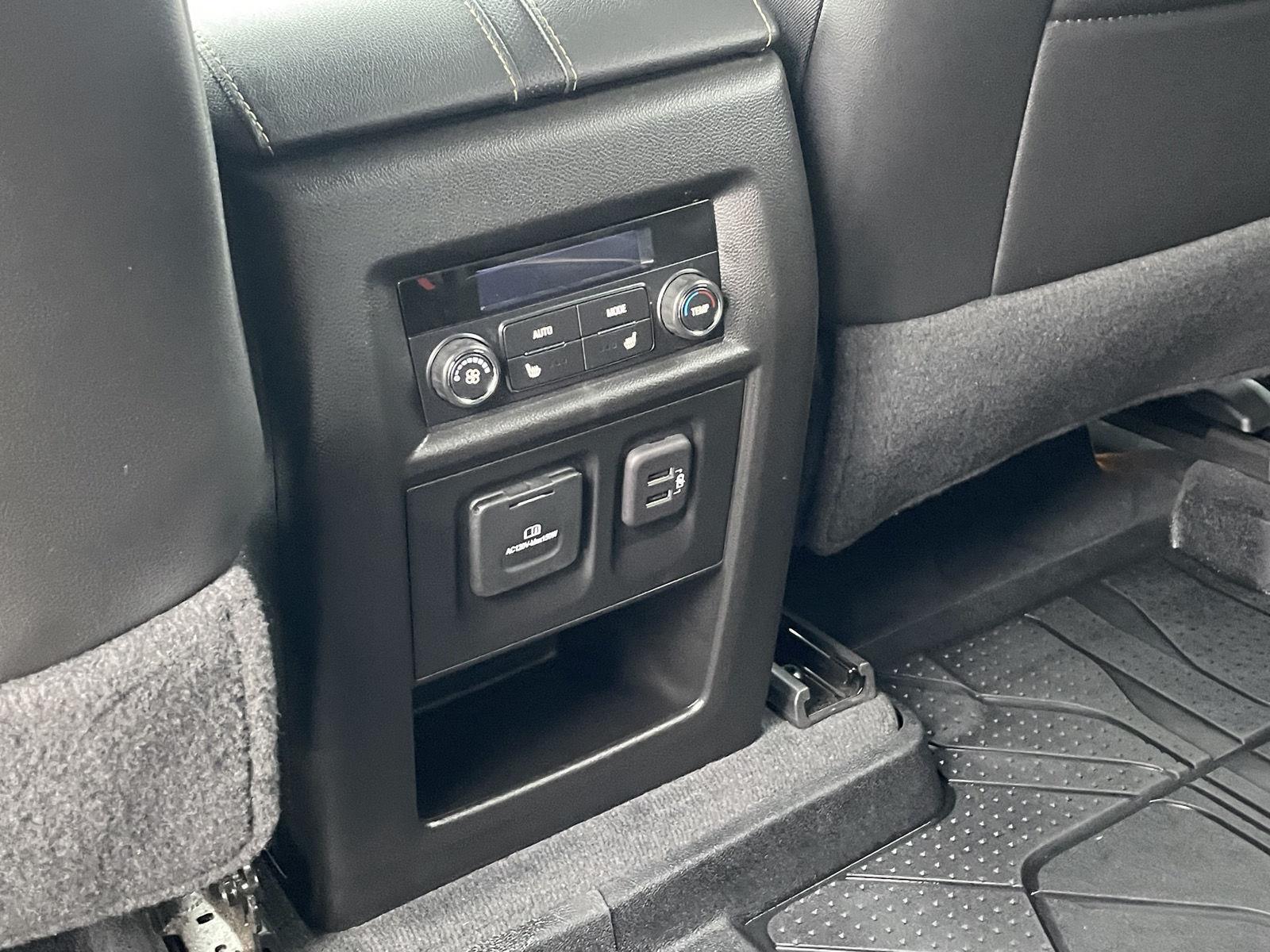 Vehicle photo 19