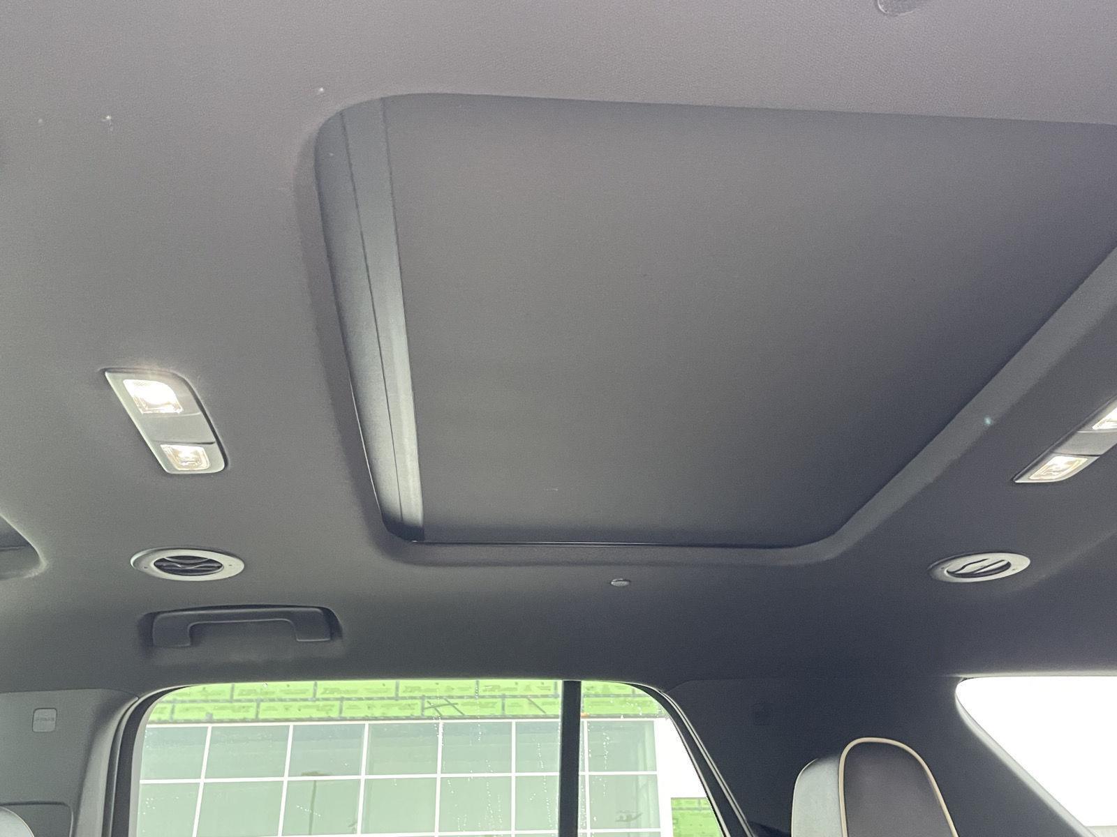 Vehicle photo 20