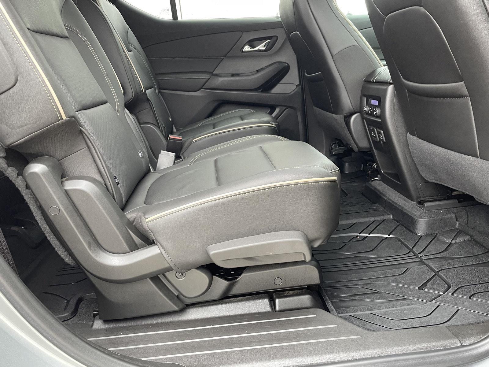 Vehicle photo 22