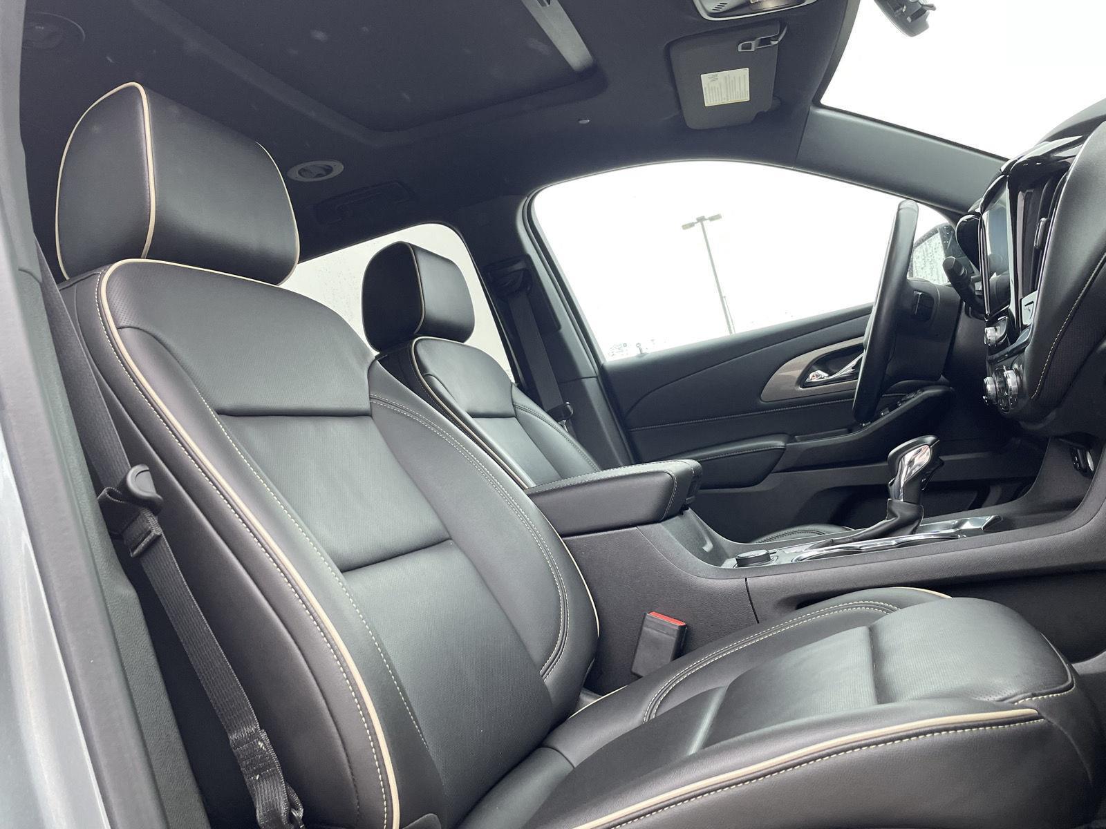 Vehicle photo 25