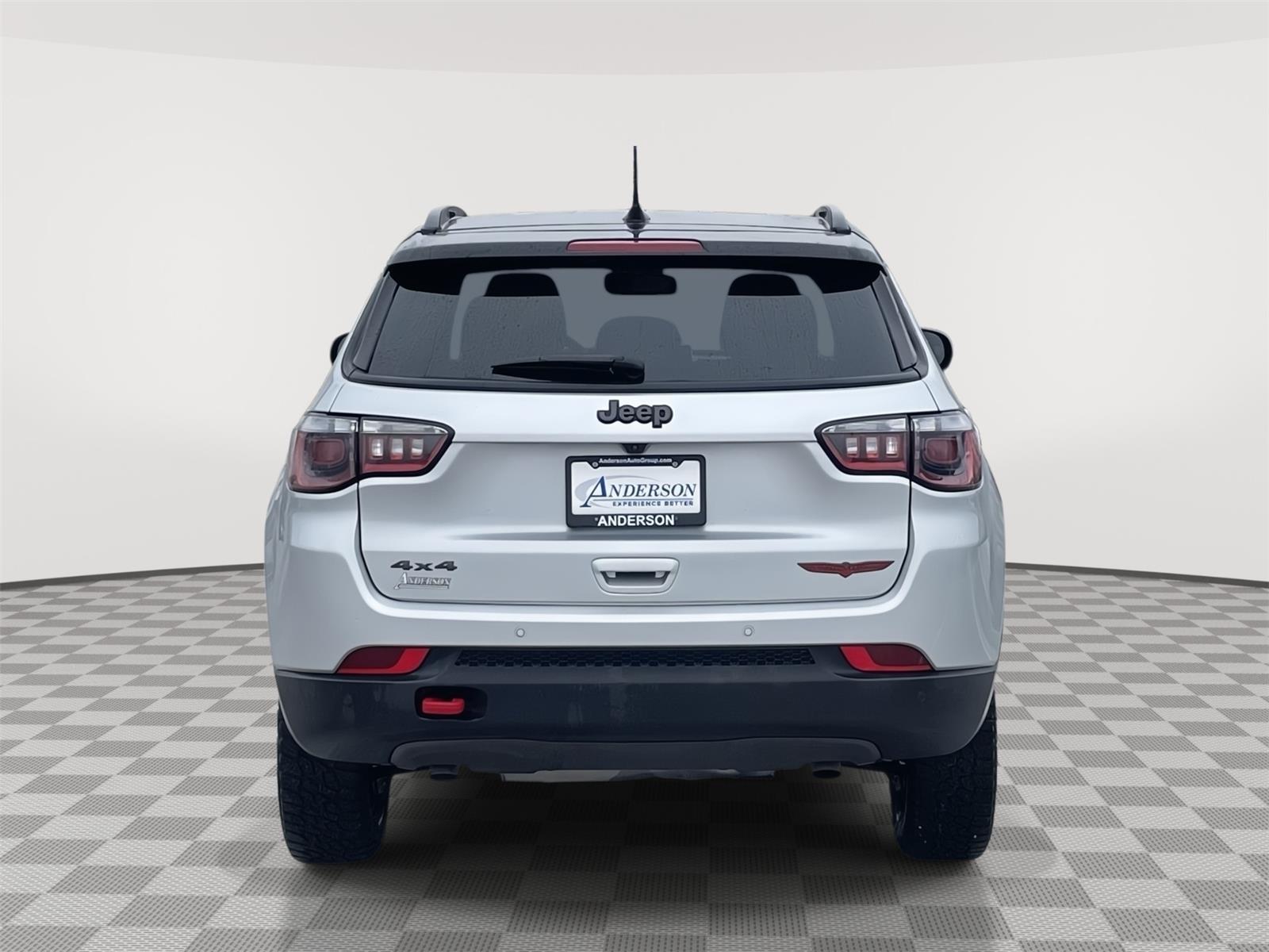 Vehicle photo 5