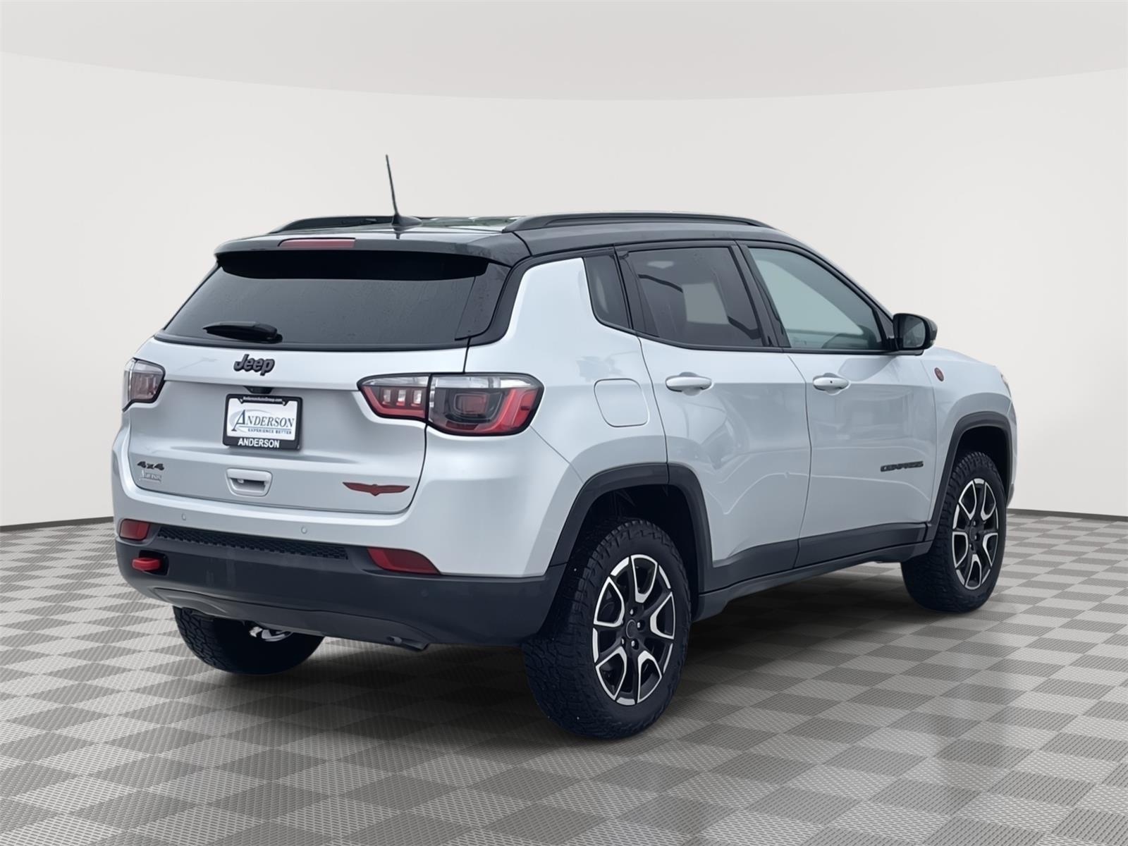 Vehicle photo 6