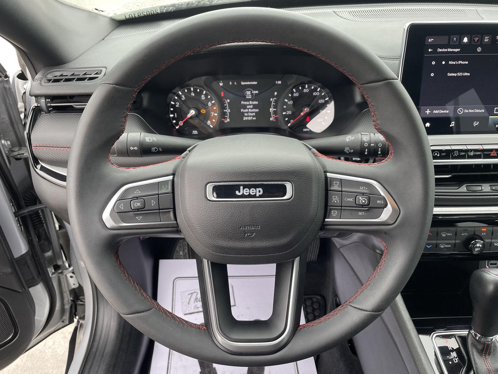 Vehicle photo 13