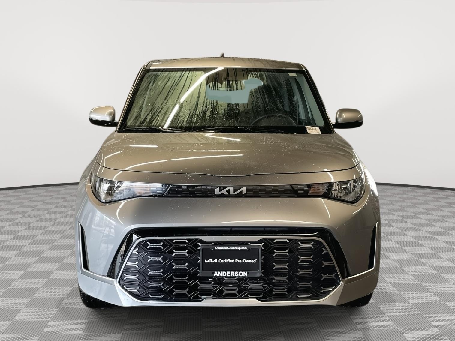 Vehicle photo 9
