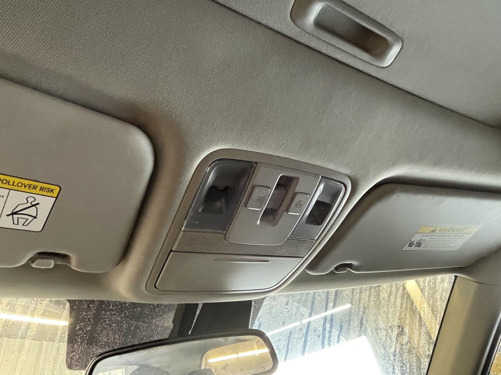 Vehicle photo 15