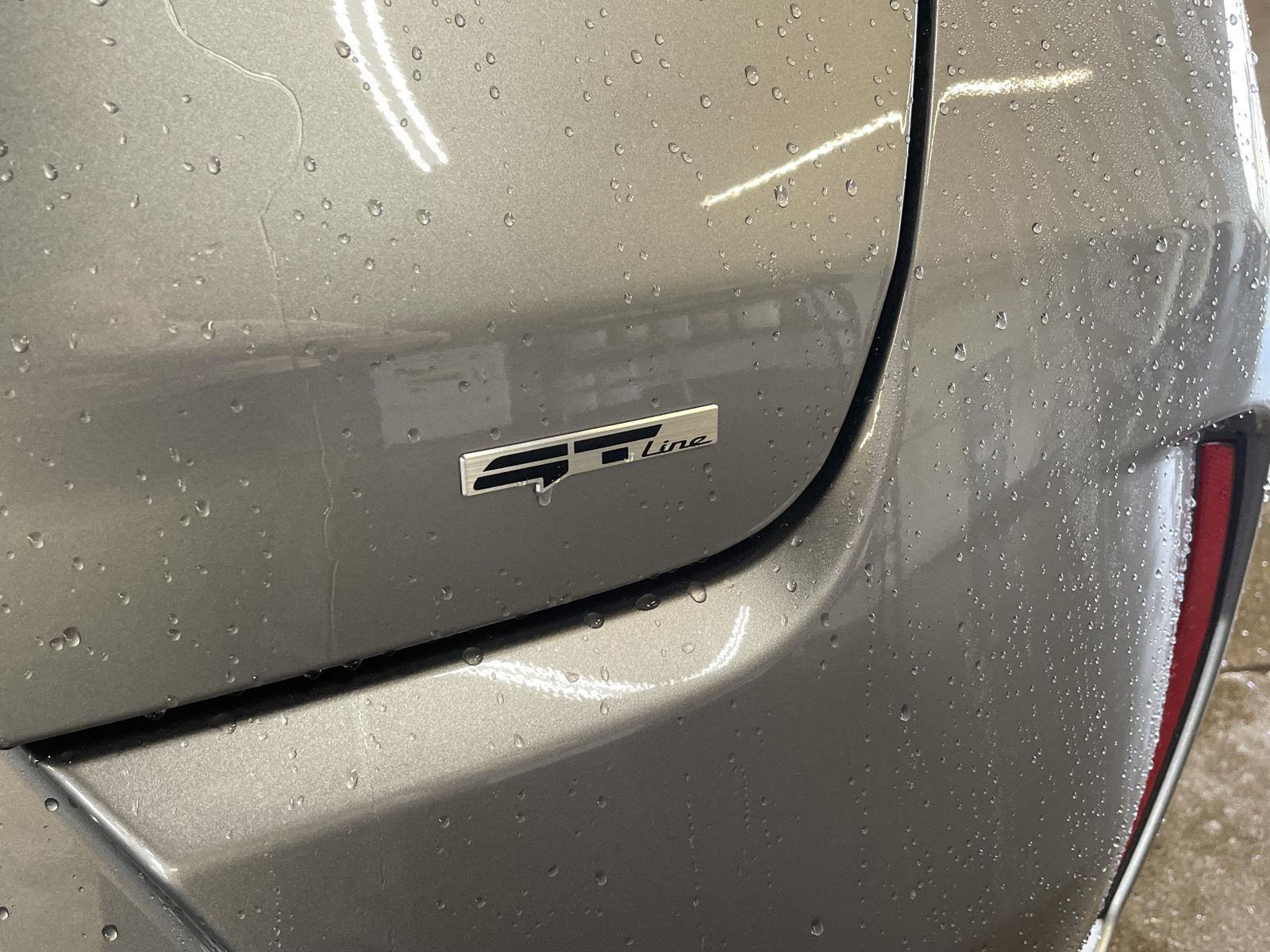 Vehicle photo 21