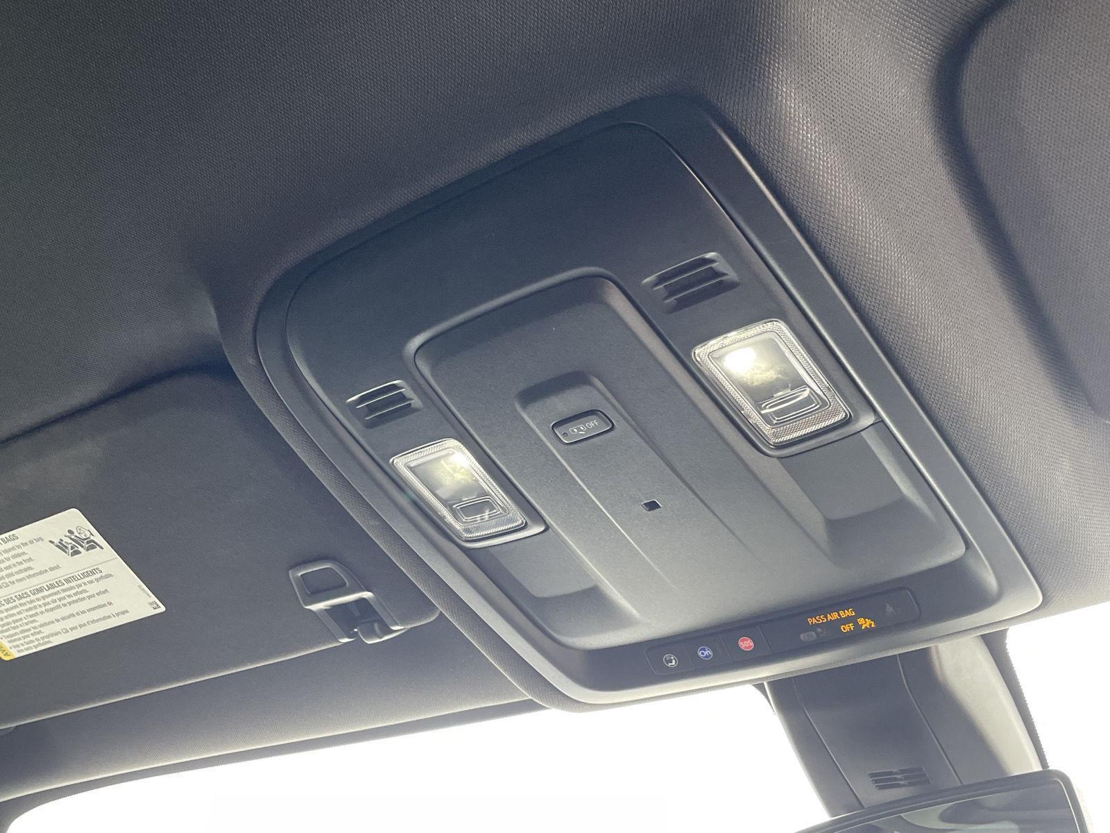 Vehicle photo 16
